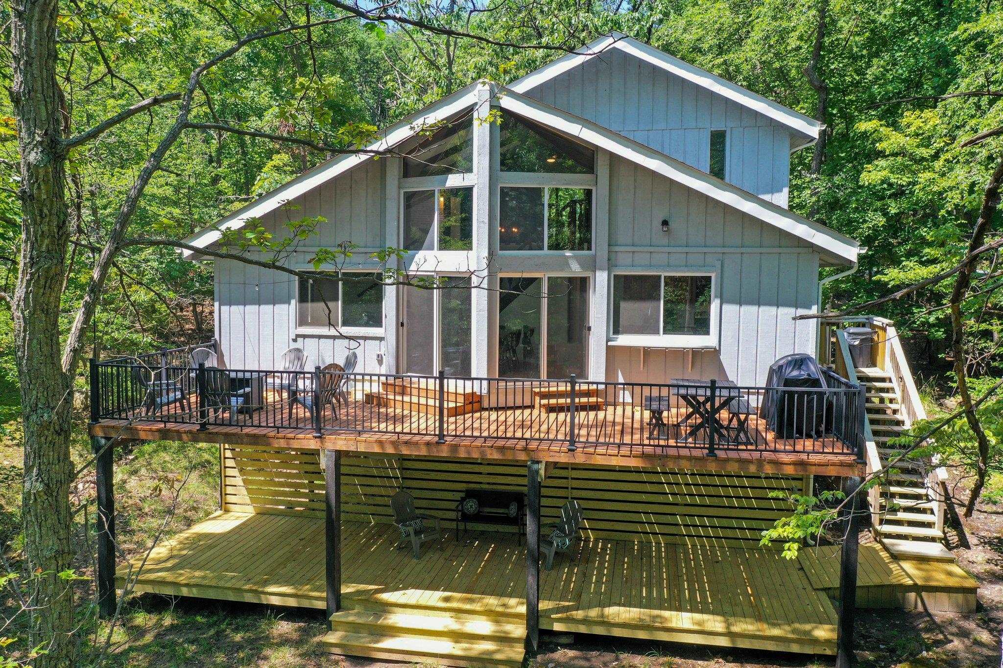 389 RAINIER RD, Mcgaheysville, VA 22840
