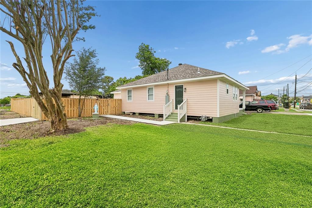 Homes for sale in New Orleans, LA | 1041 Sumner St, New Orleans, LA 70114 | MLS# 2559681