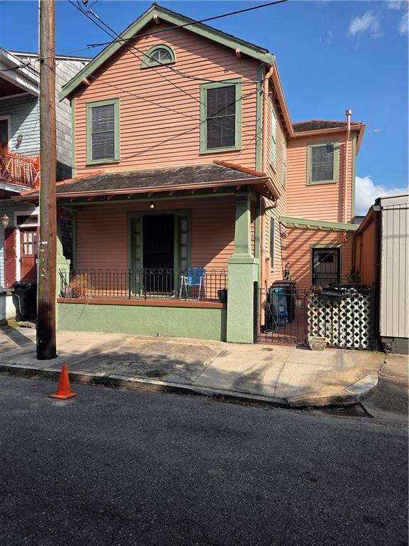 Homes for sale in New Orleans, LA | 2034 Chestnut St, New Orleans, LA 70130 | MLS# 2555004