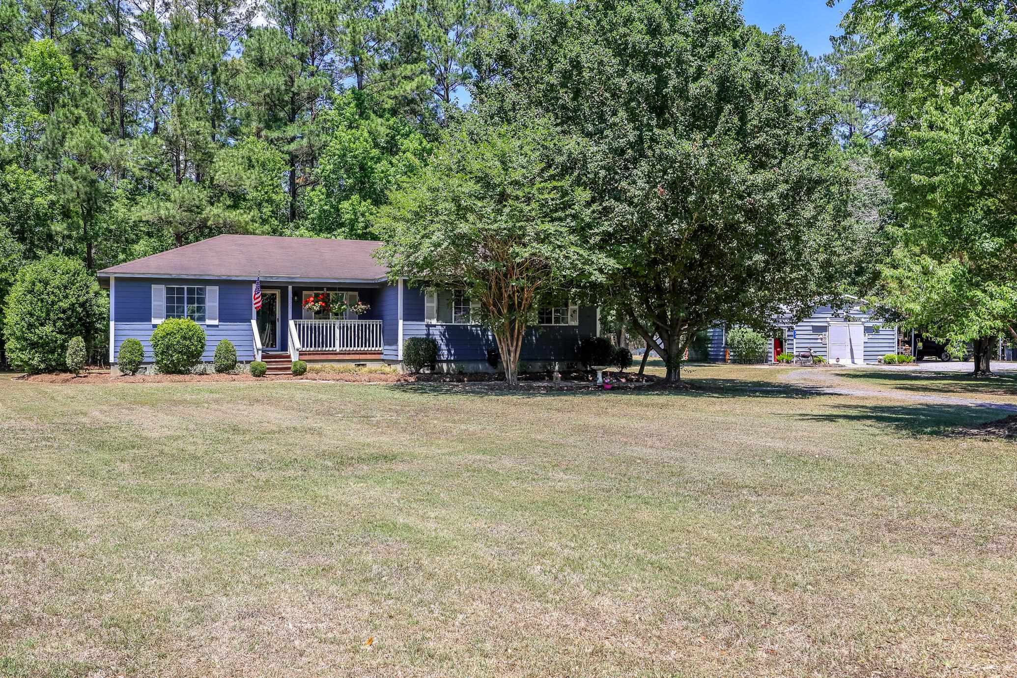 323 Roughbark Dr. Andrews, SC 29510