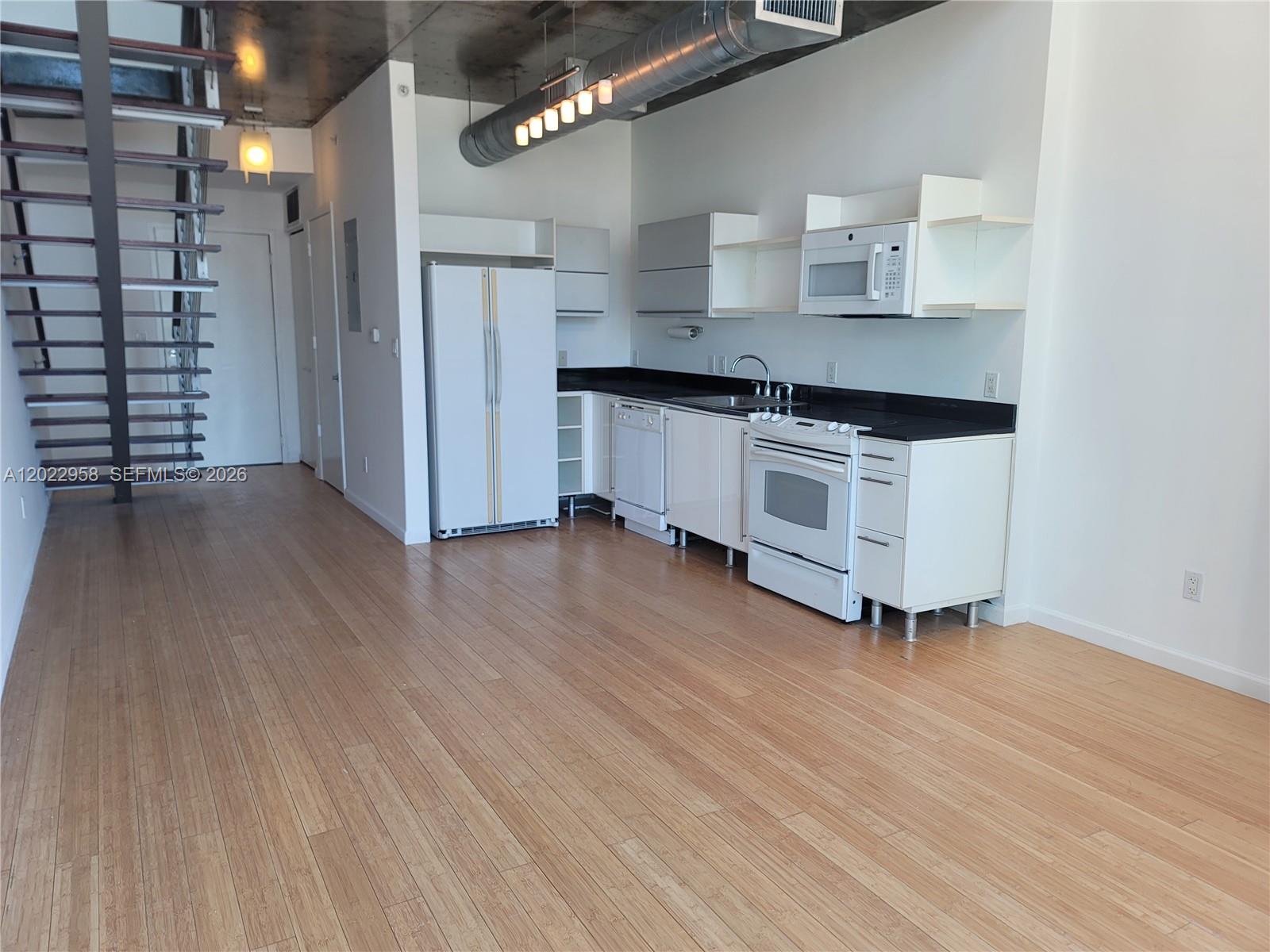 Property photo # 6