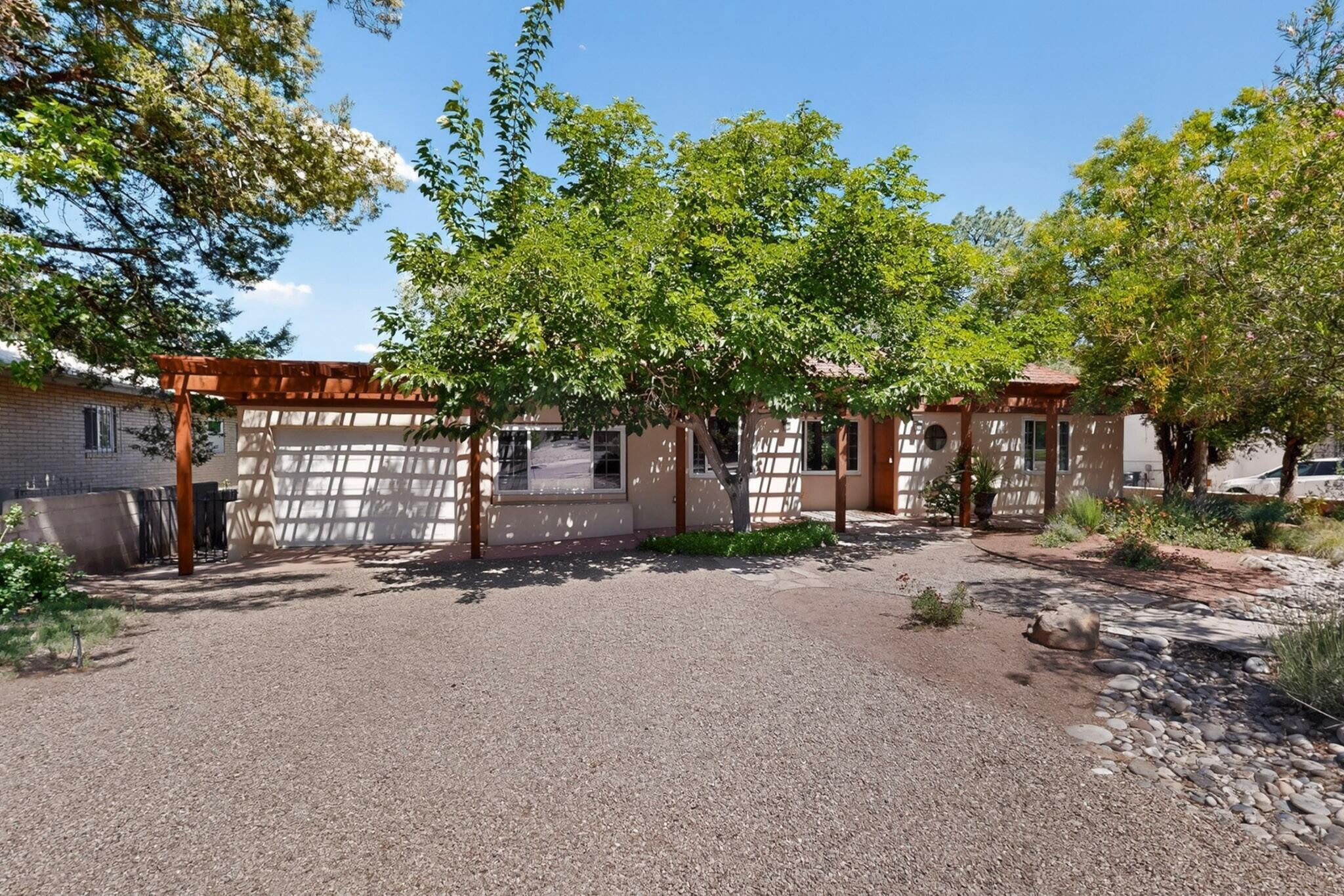 Homes for sale in Albuquerque, NM | 510 Aliso Dr Se, Albuquerque, NM 87108 | MLS# 1104244