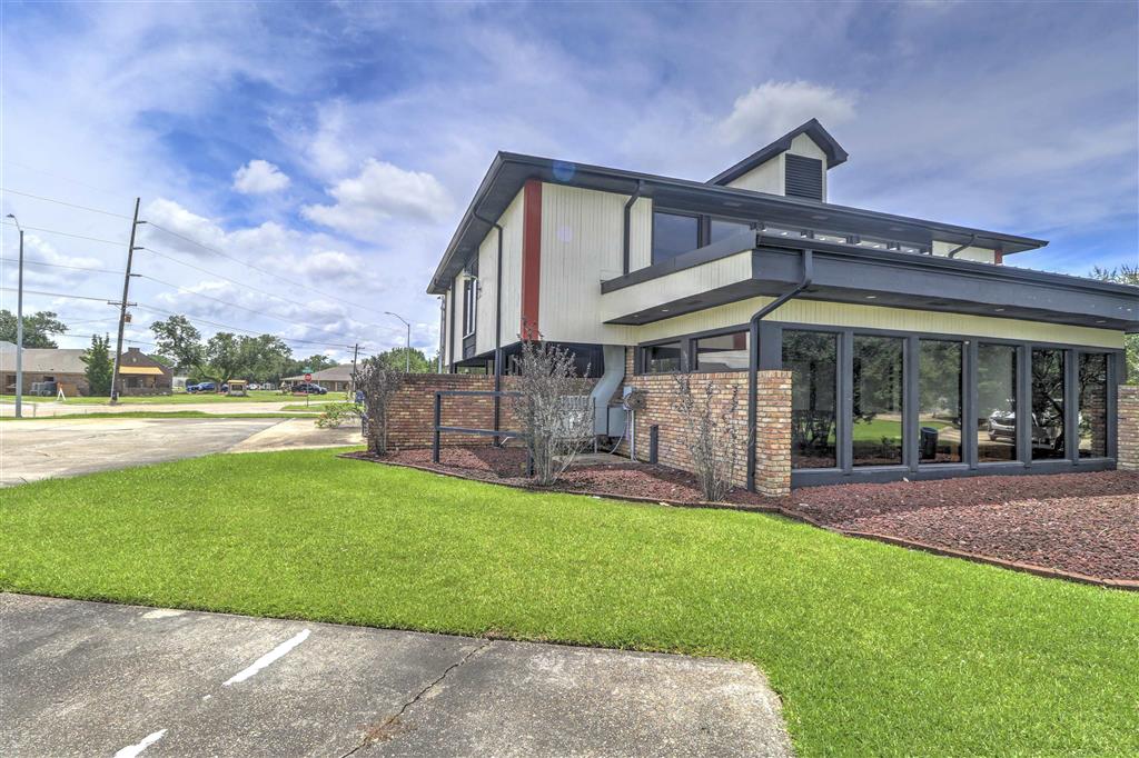 800 W Bayou Pines Dr Drive — photo 2