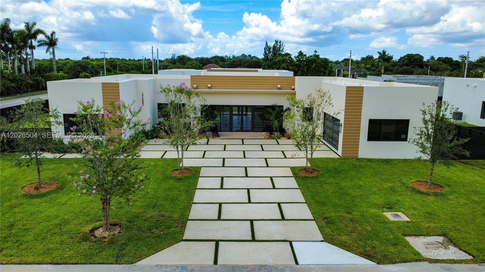 Estates Of Biscayne