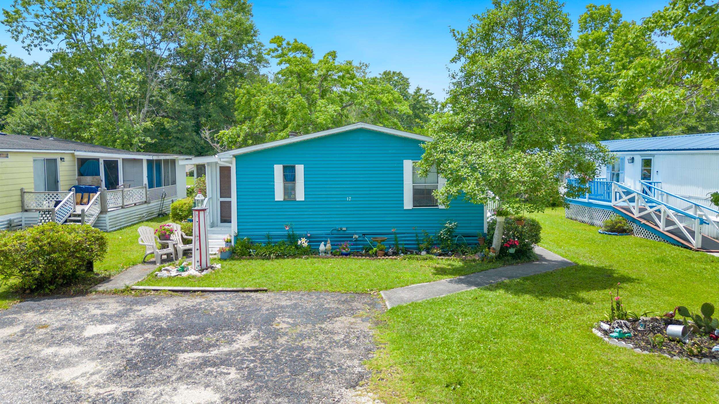 Photo 2 of Sale Pending at 17 Crooked Is Cir, Murrells Inlet, SC 29576 | MLS# 2613645 | Listing updated on 2026-09-21