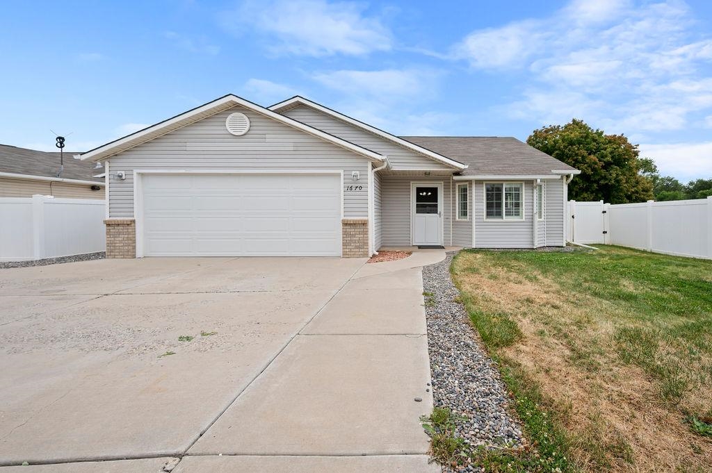 1670 Christopher Way