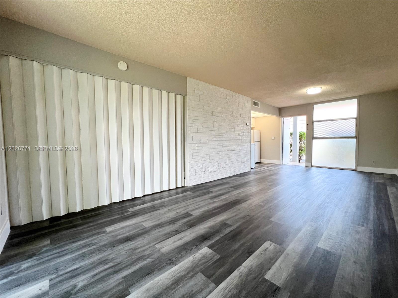 Deerfield Lake Condominiu