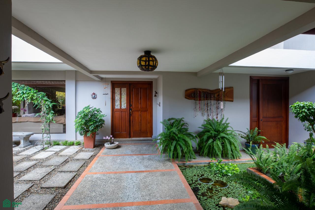 4 bed Single Family Homes For Sale in Curridabat, San Jose - 1