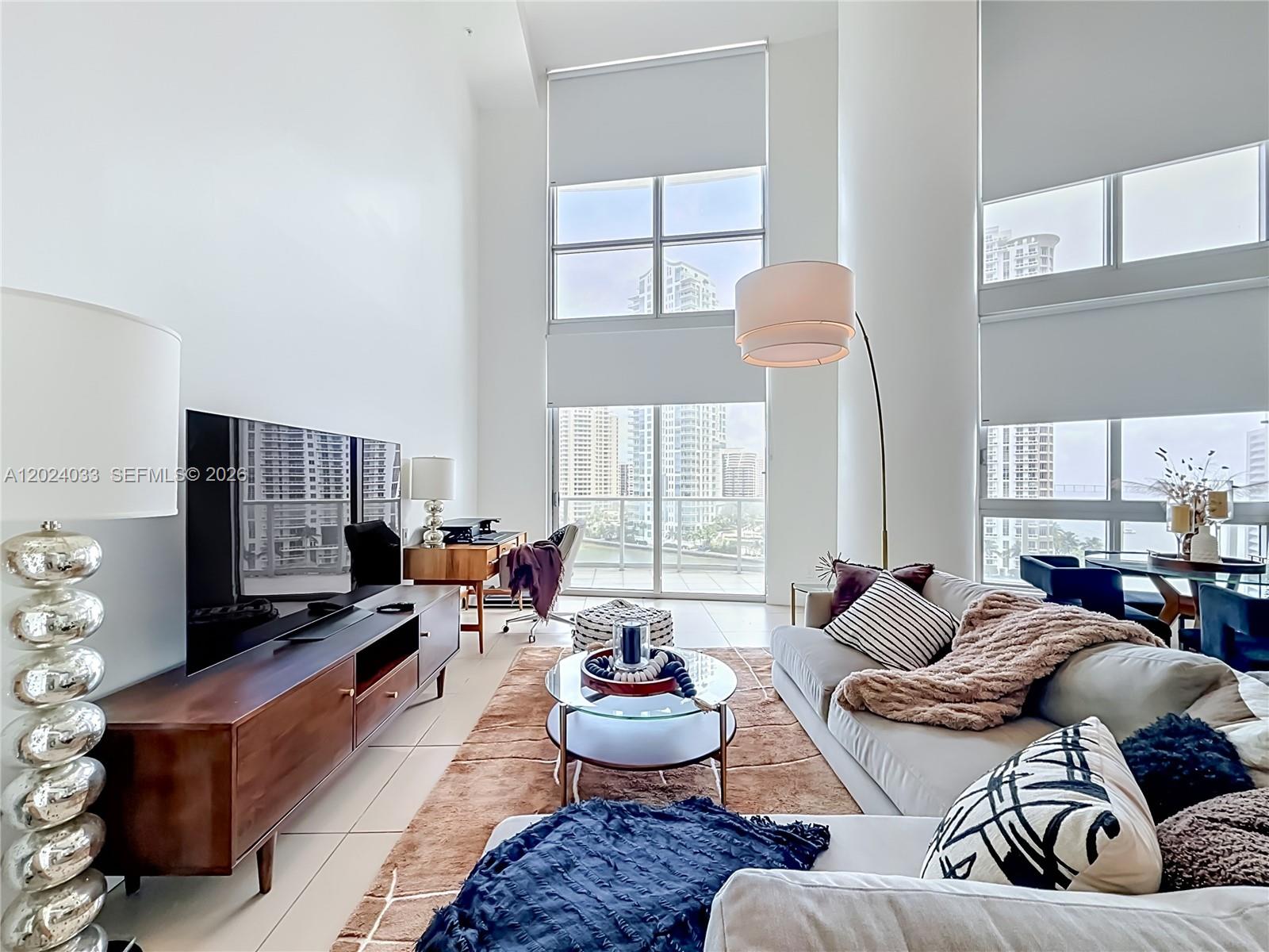 Met 1 Condo