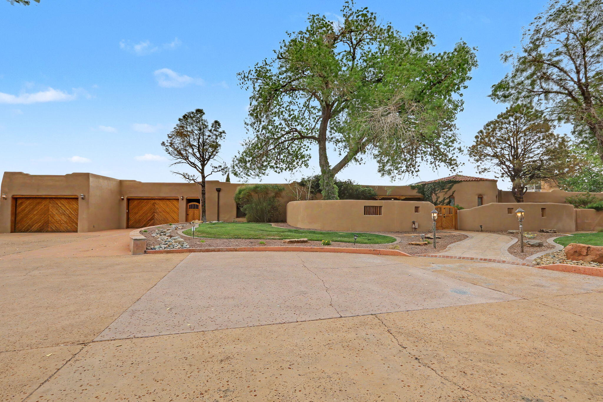 1st image of 620 Four Hills Rd Se, Albuquerque, NM 87123 | MLS# 1104407