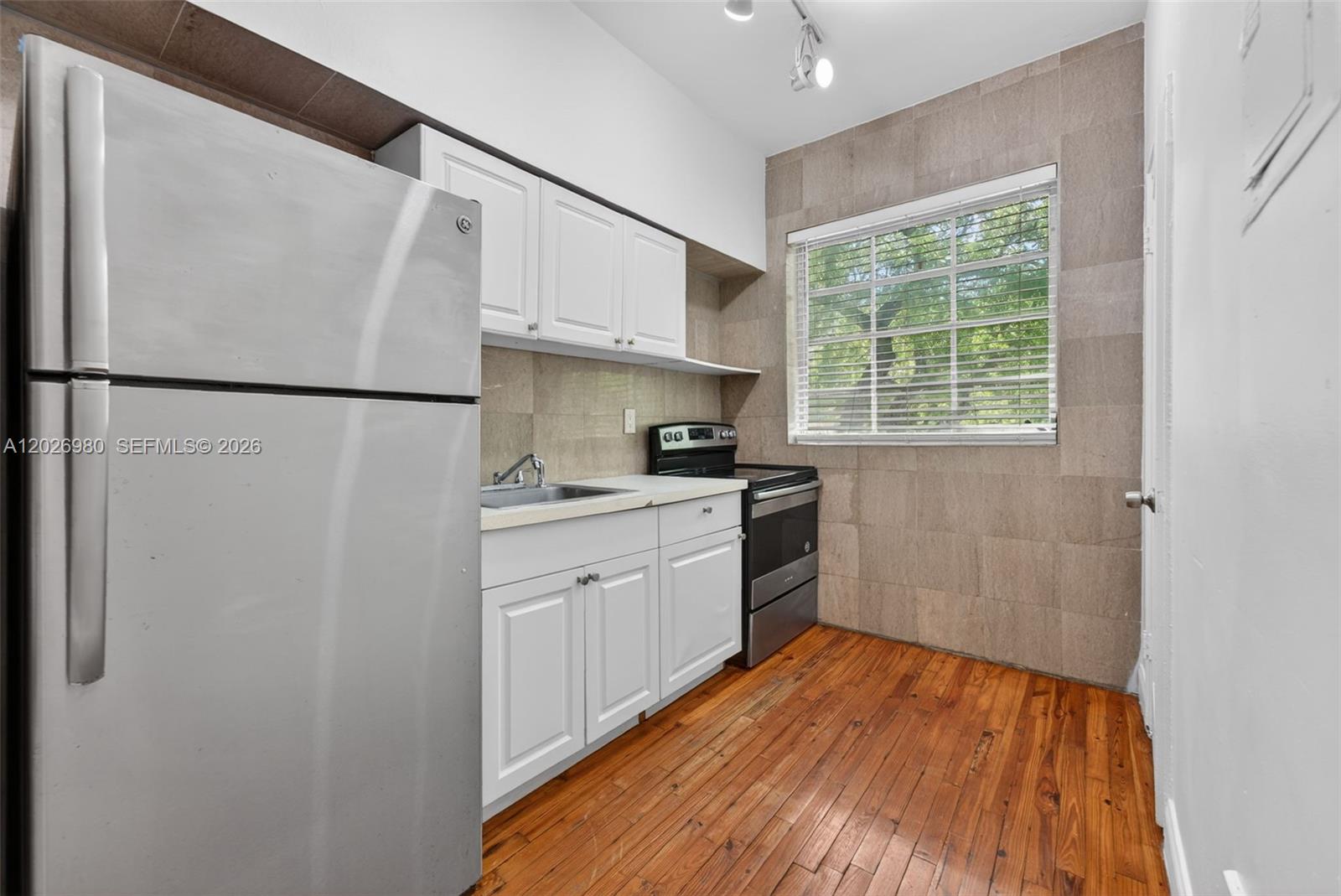 Property photo # 9