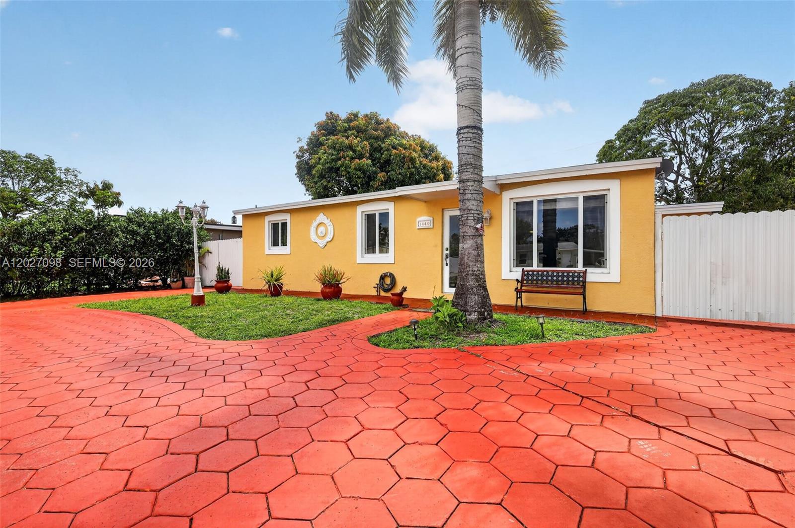 Homes for sale in Hollywood, FL | 1440 N 68Th Ave, Hollywood, FL 33024 | MLS# A12027098