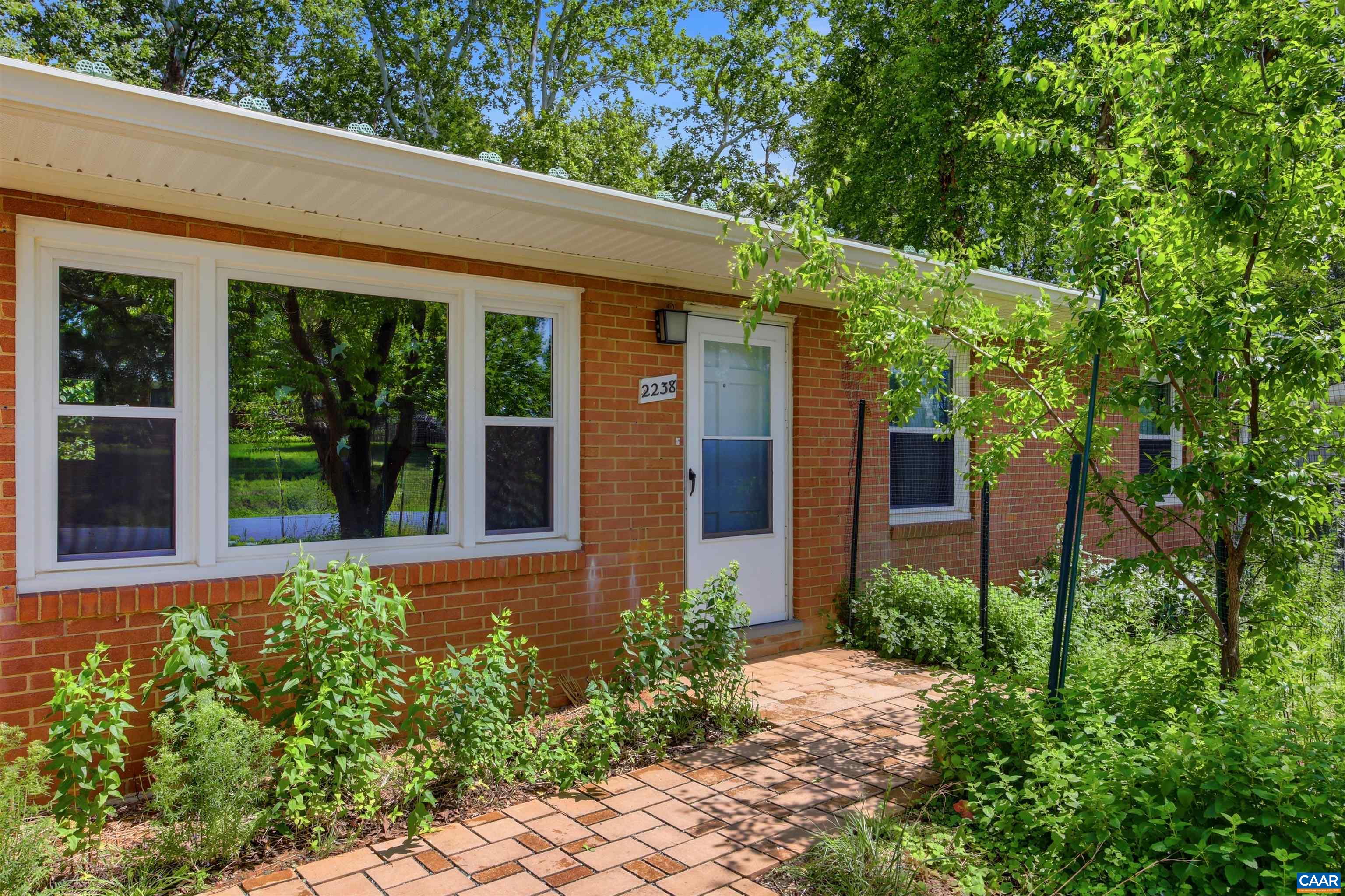 2238 BANBURY ST, Charlottesville, VA 22901
