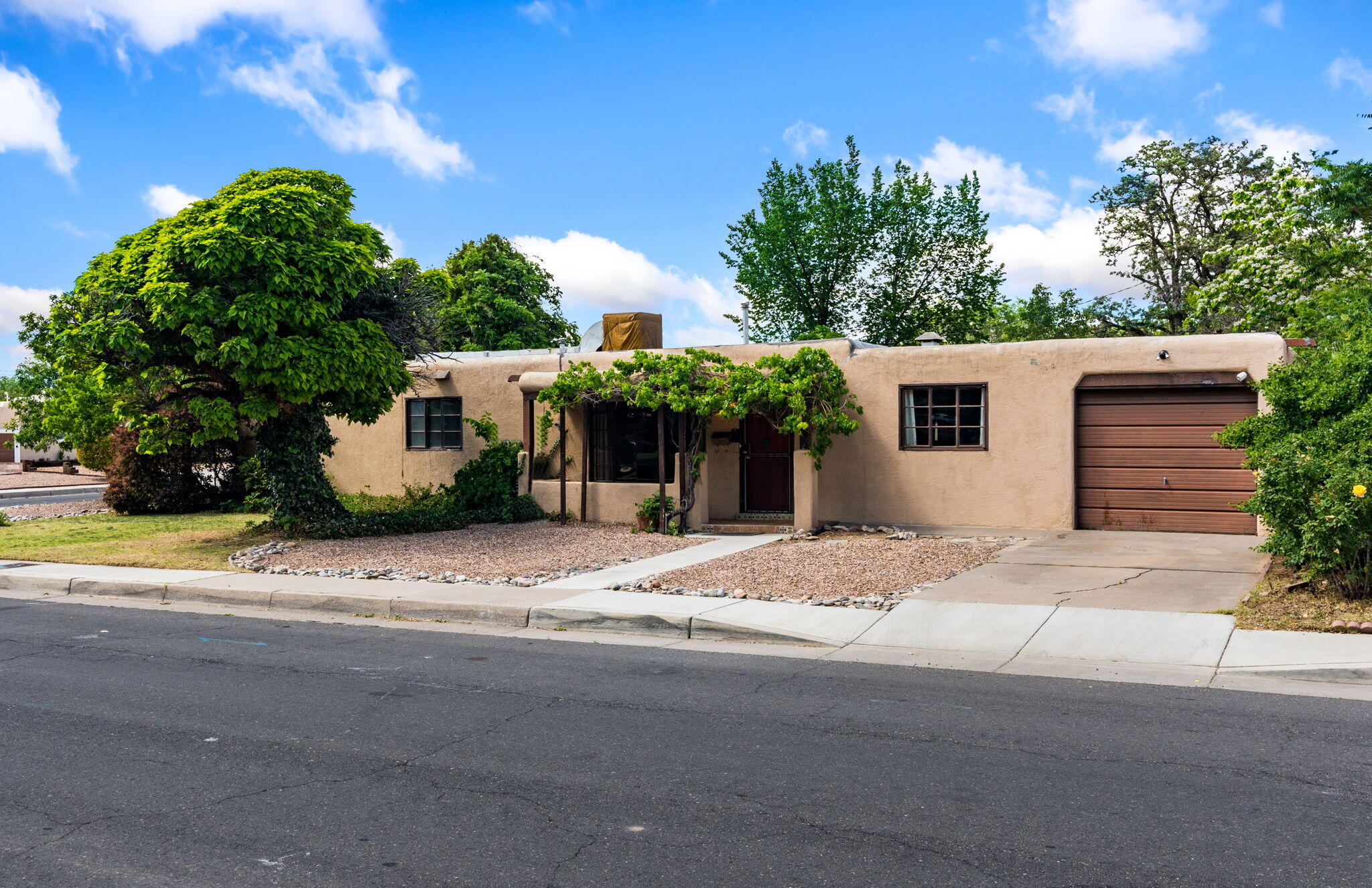 Homes for sale in Albuquerque, NM | 7813 Bellamah Ave Ne, Albuquerque, NM 87110 | MLS# 1104428