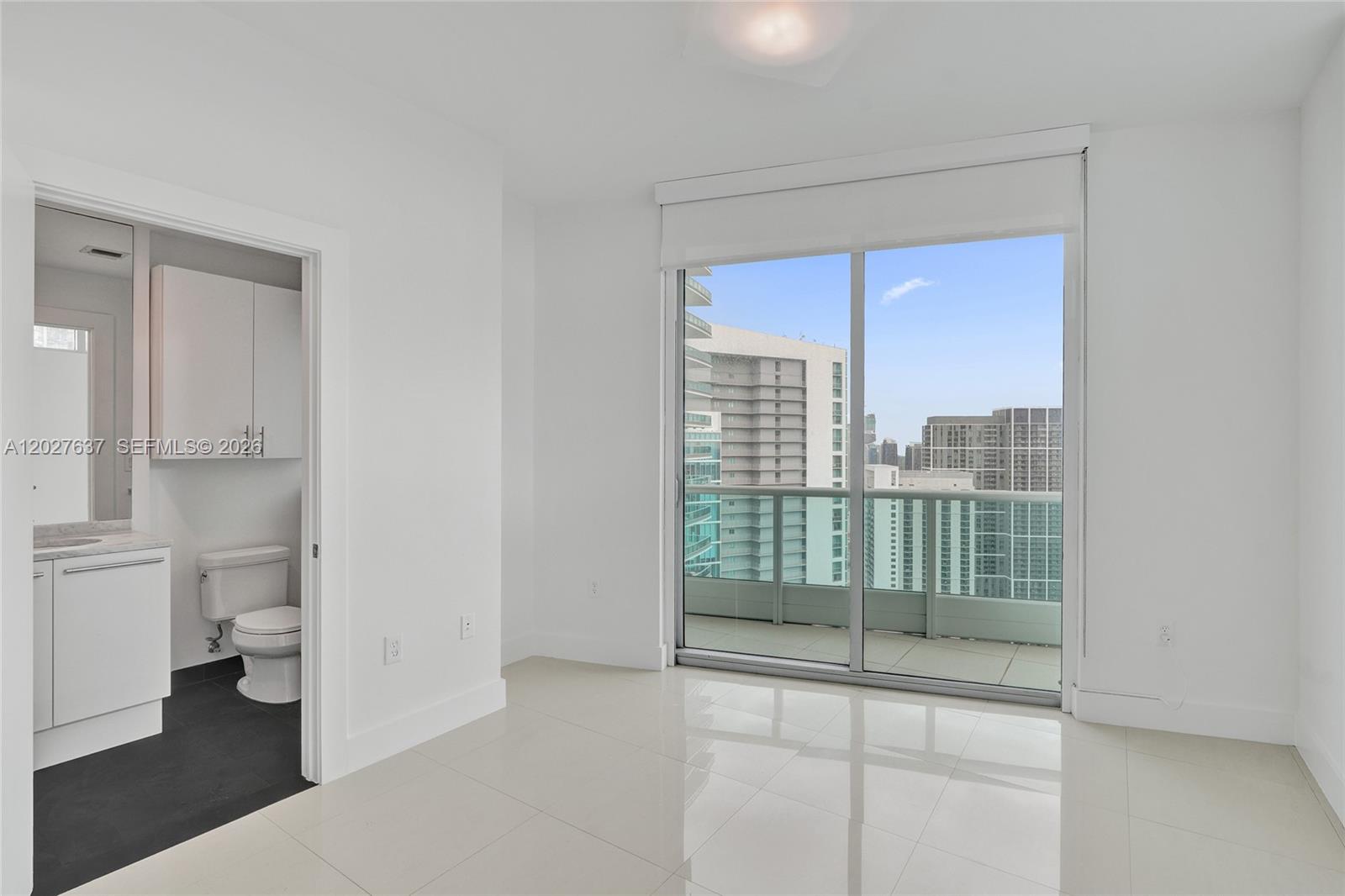 900 Biscayne Bay Condo