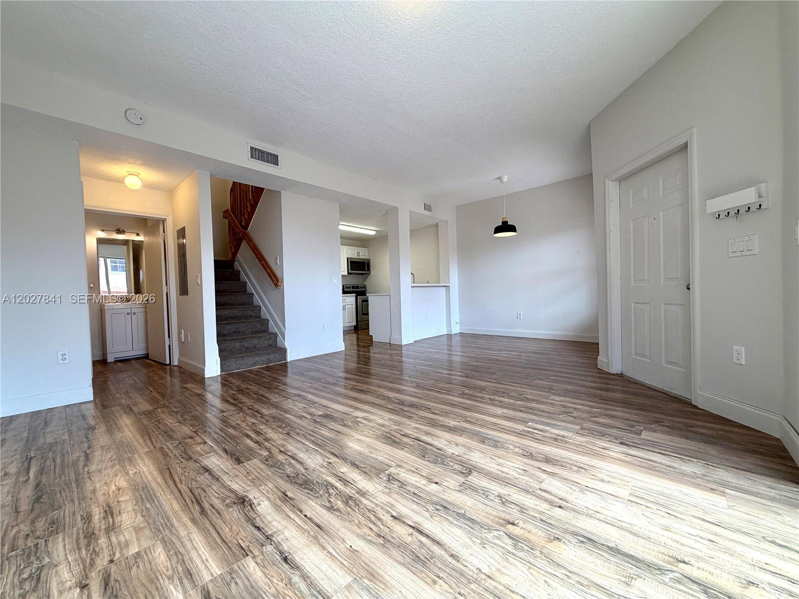 Property photo # 4