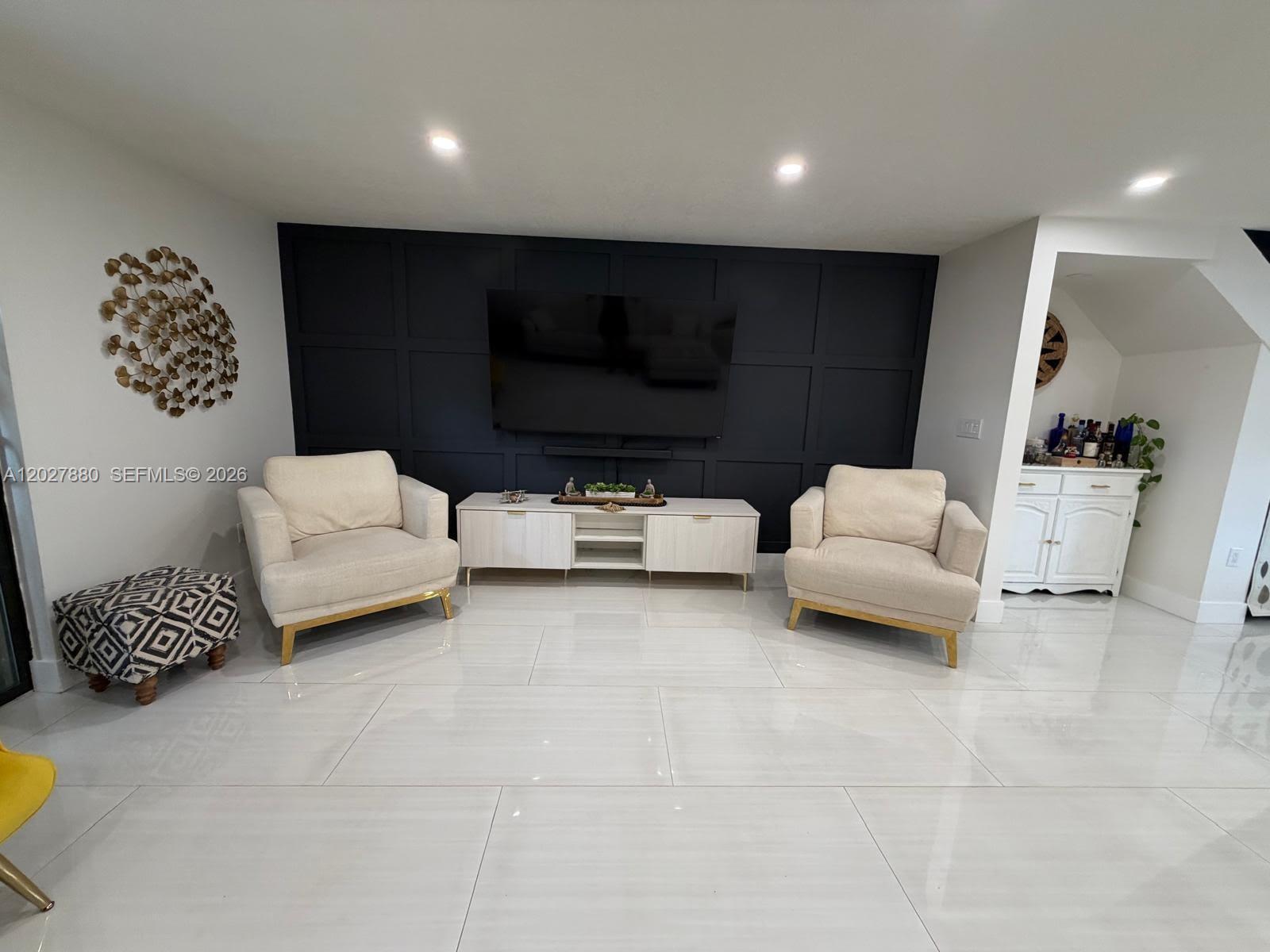 Property photo # 2
