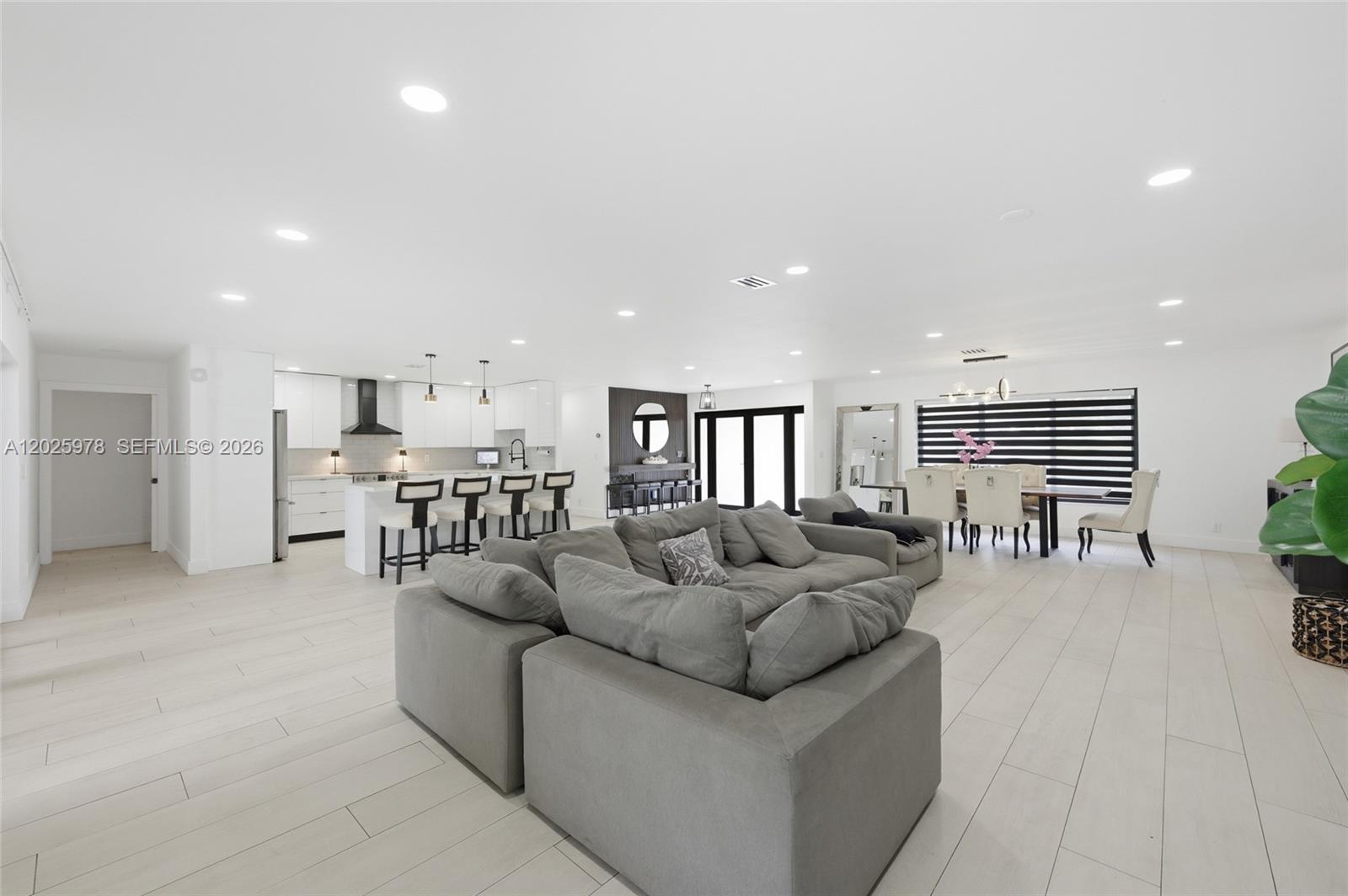 Property photo # 9