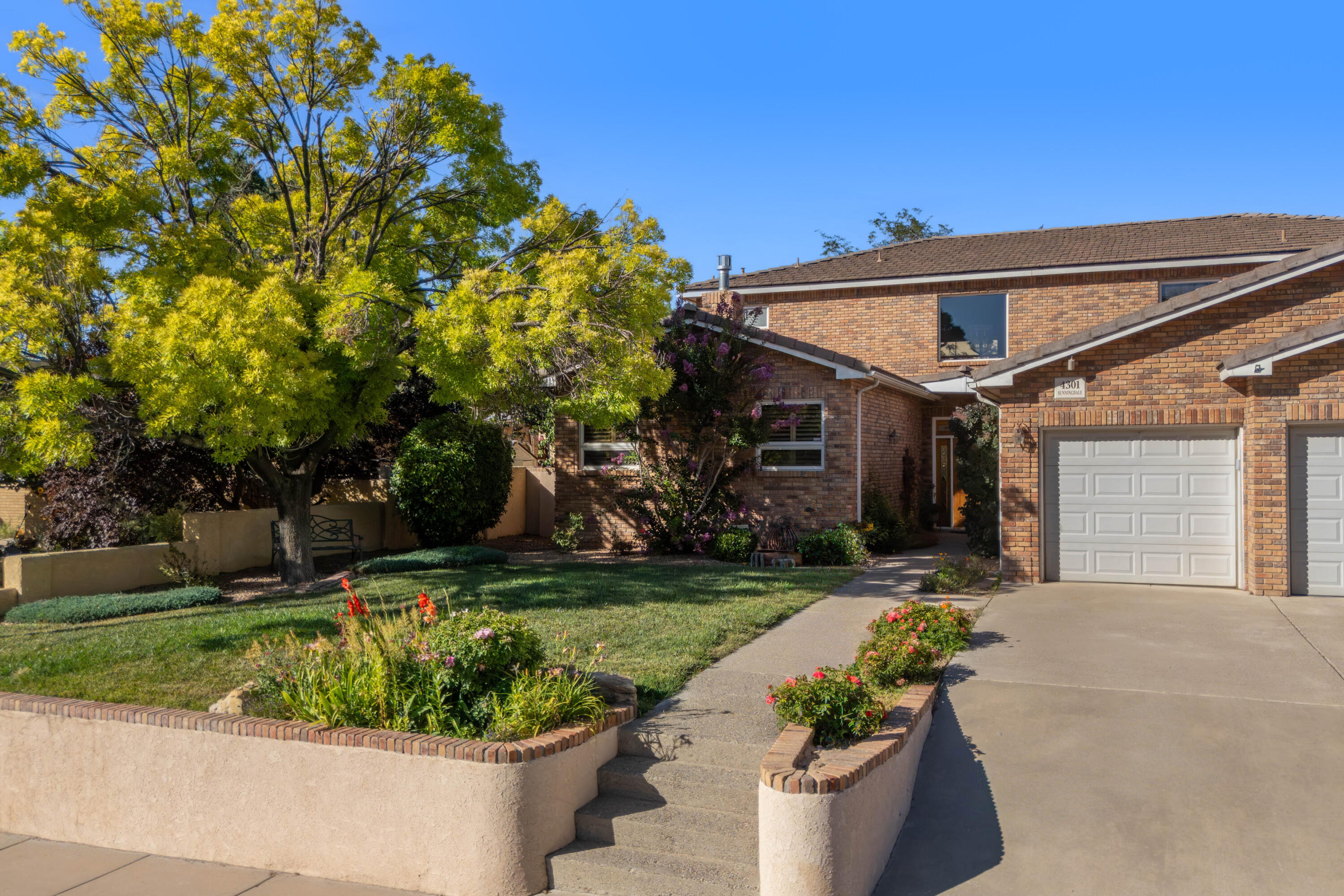 Photo 3 of Single family home for sale at 4301 Sunningdale Ave Ne, Albuquerque, NM 87110 | MLS# 1104494 | Listing updated on 2026-09-18