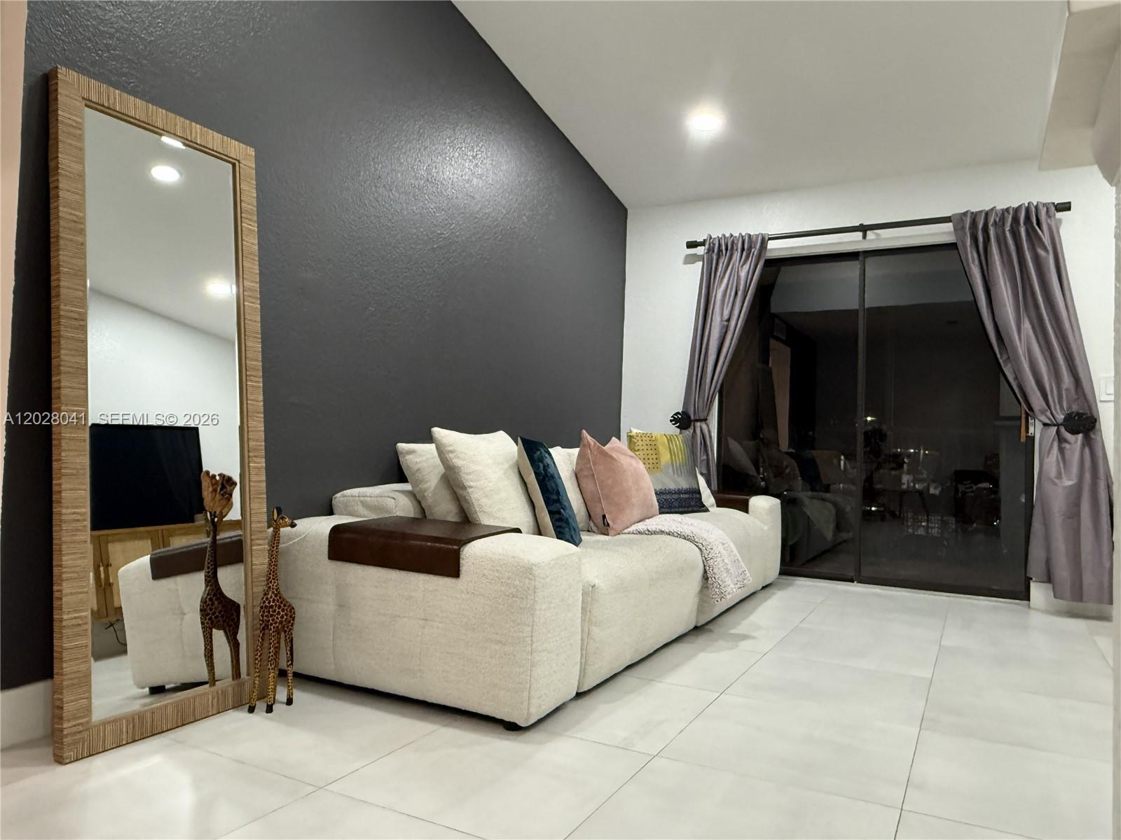 Property photo # 0