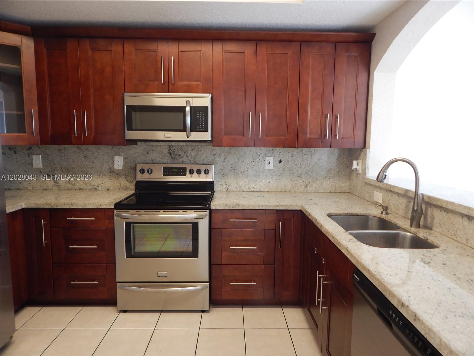 Property photo # 4