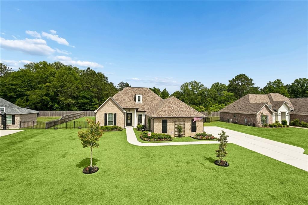 Photo 2 of Sale Pending at 213 Saw Grass Loop, Covington, LA 70435 | MLS# 2556730 | Listing updated on 2026-09-24