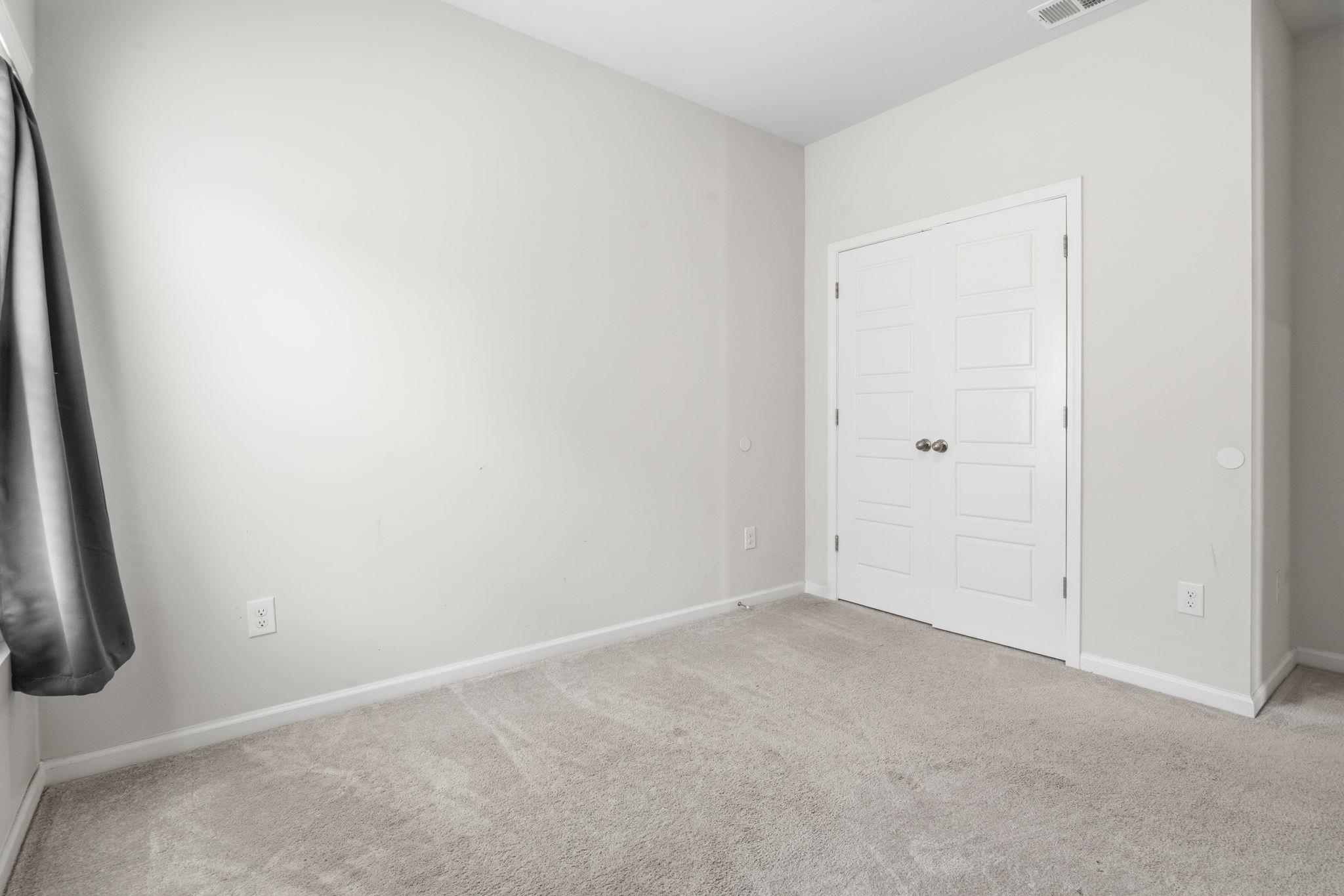 2614011 | Photo 28