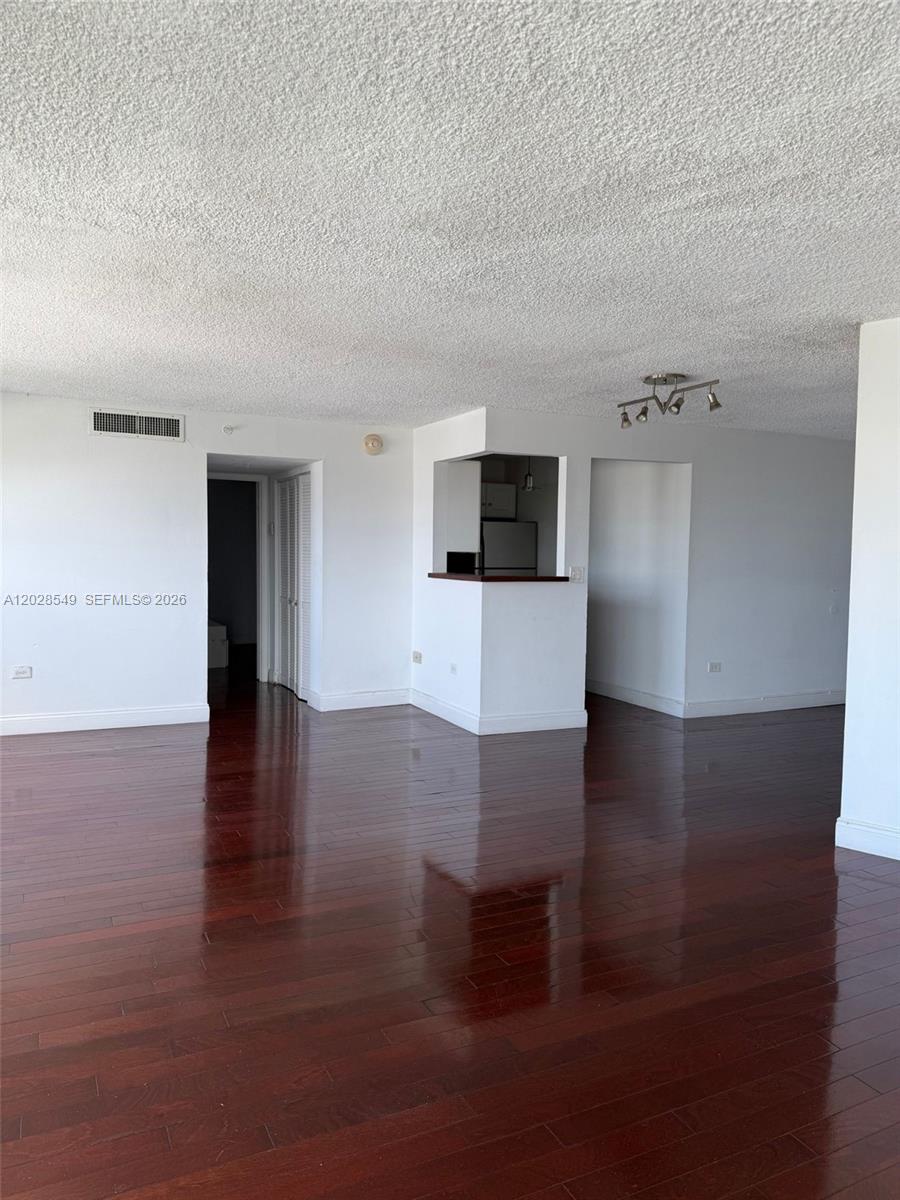 Octagon Towers I Condo