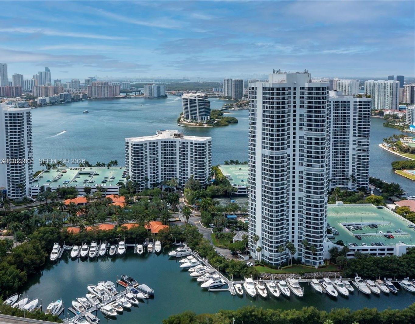 Mystic Pointe Tower 400