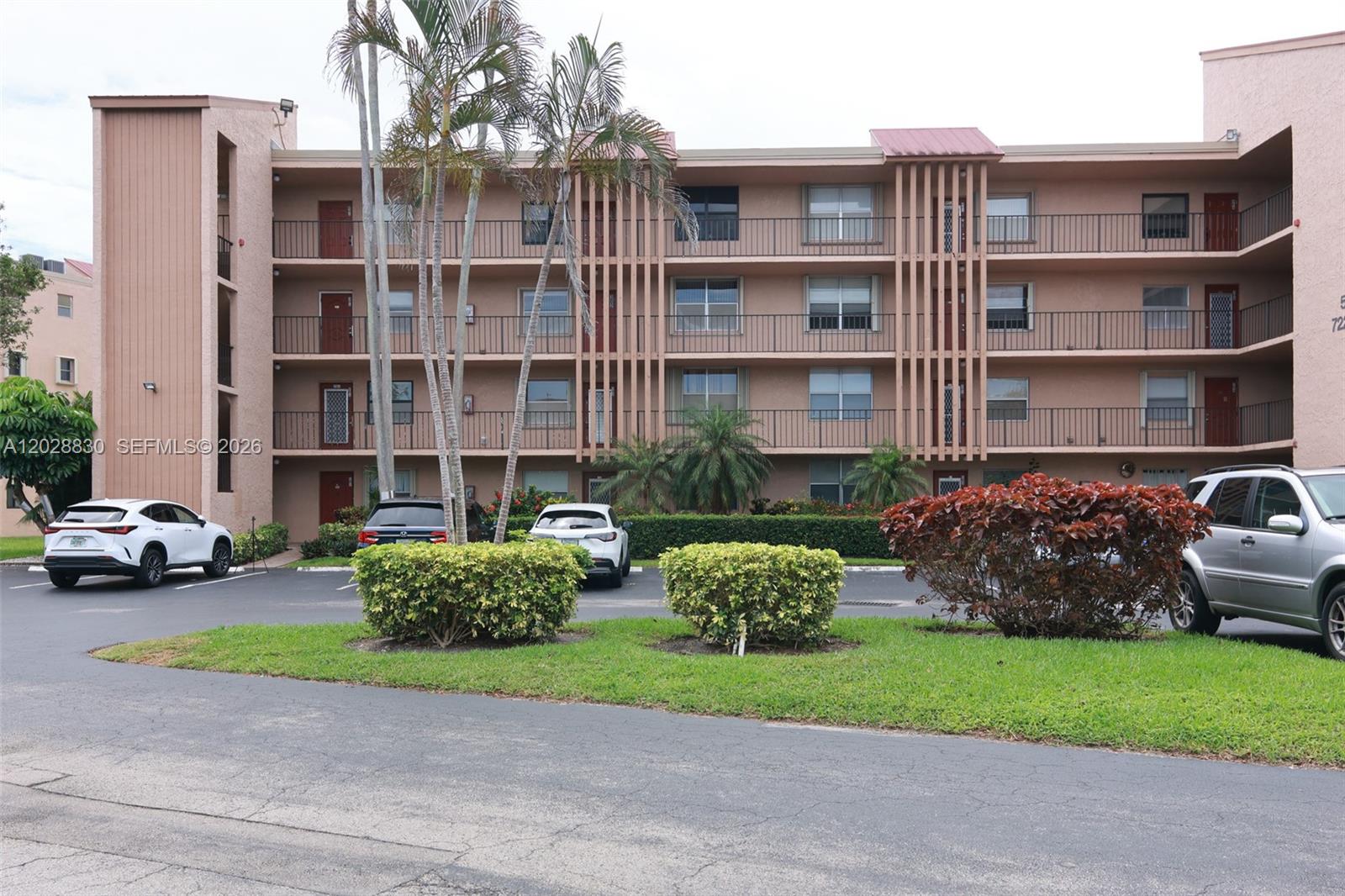 Palm Lakes Condo
