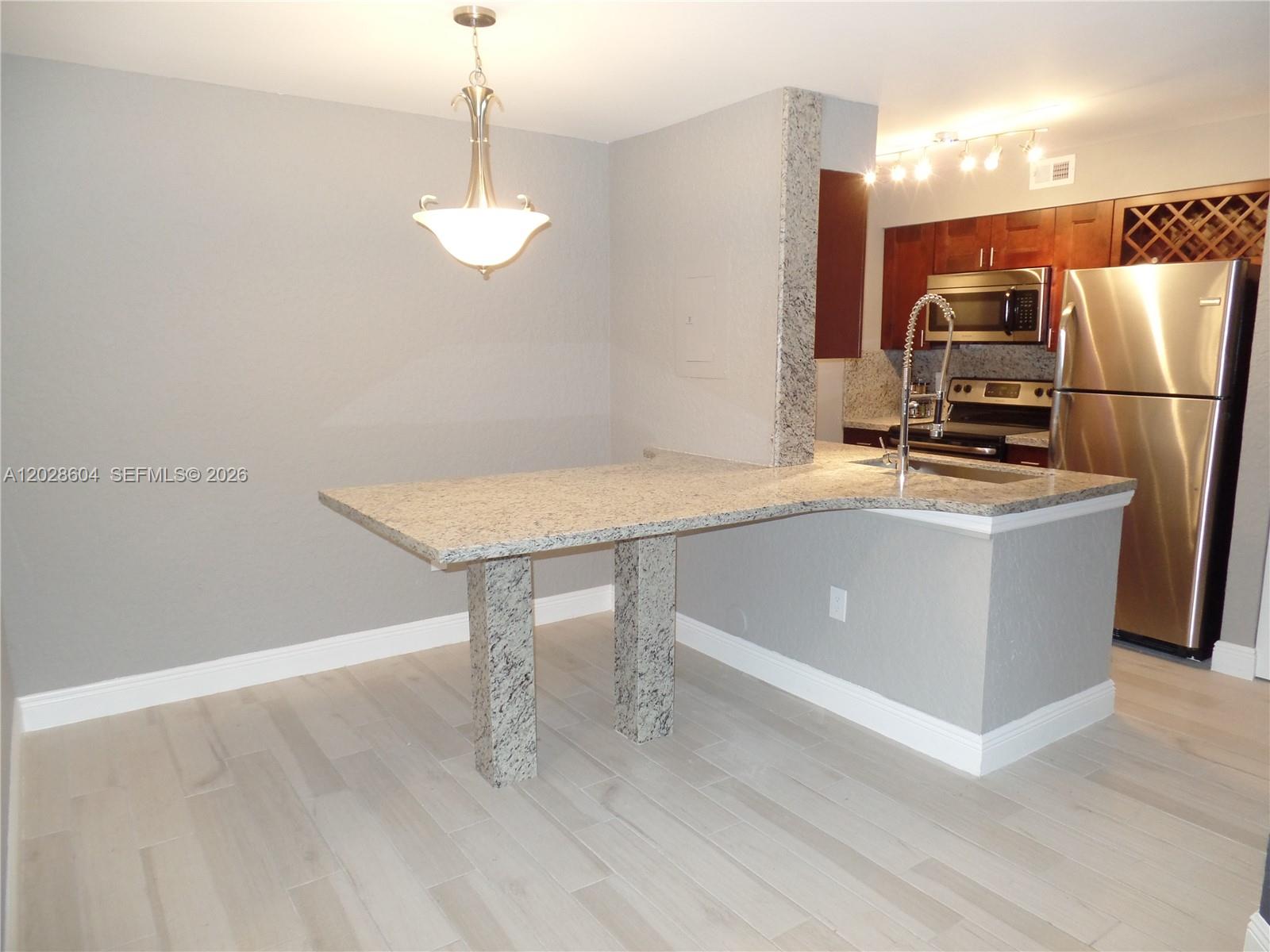 Lakeview Club Condo
