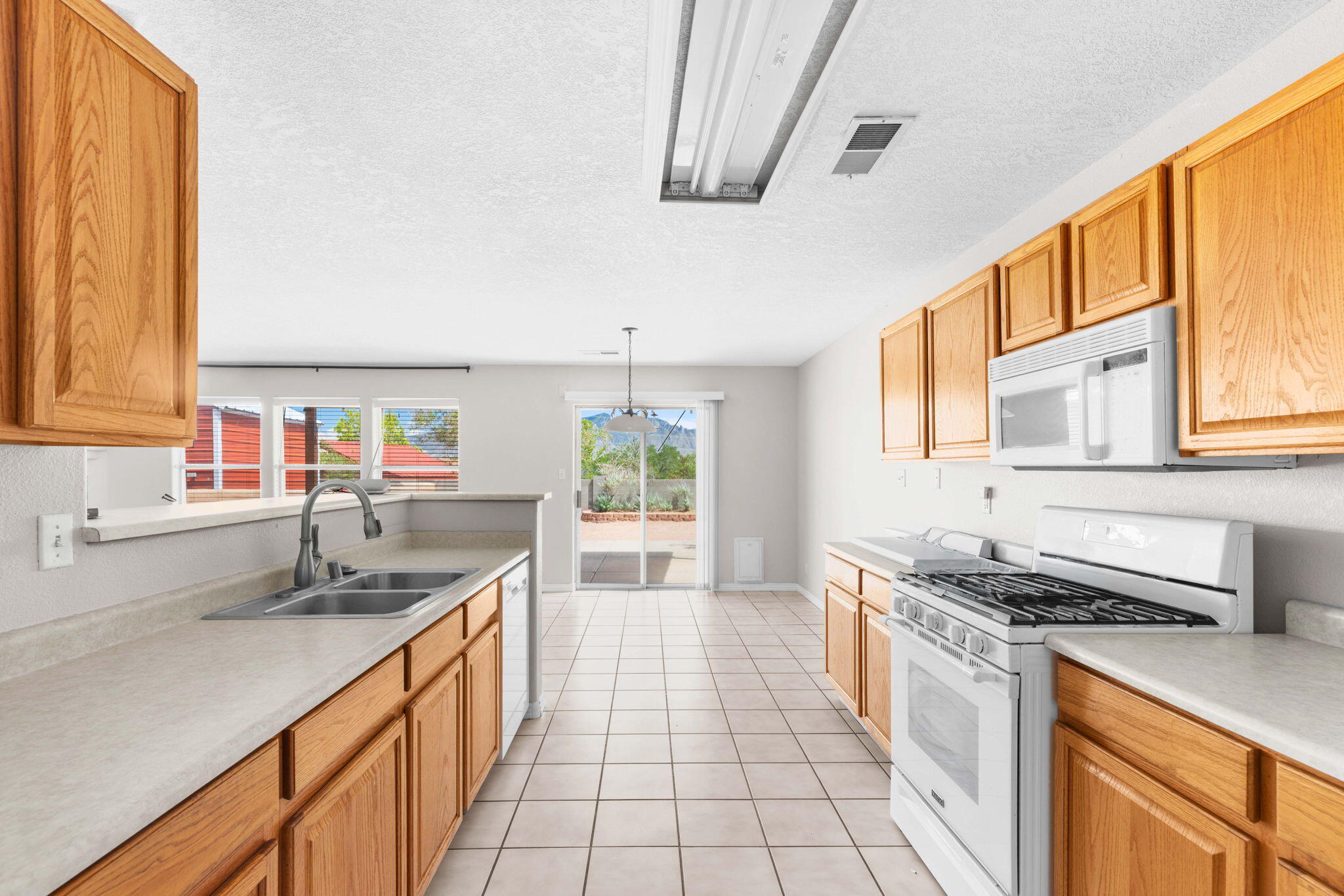 Photo 19 — 7106 Raleigh Hills Drive NE