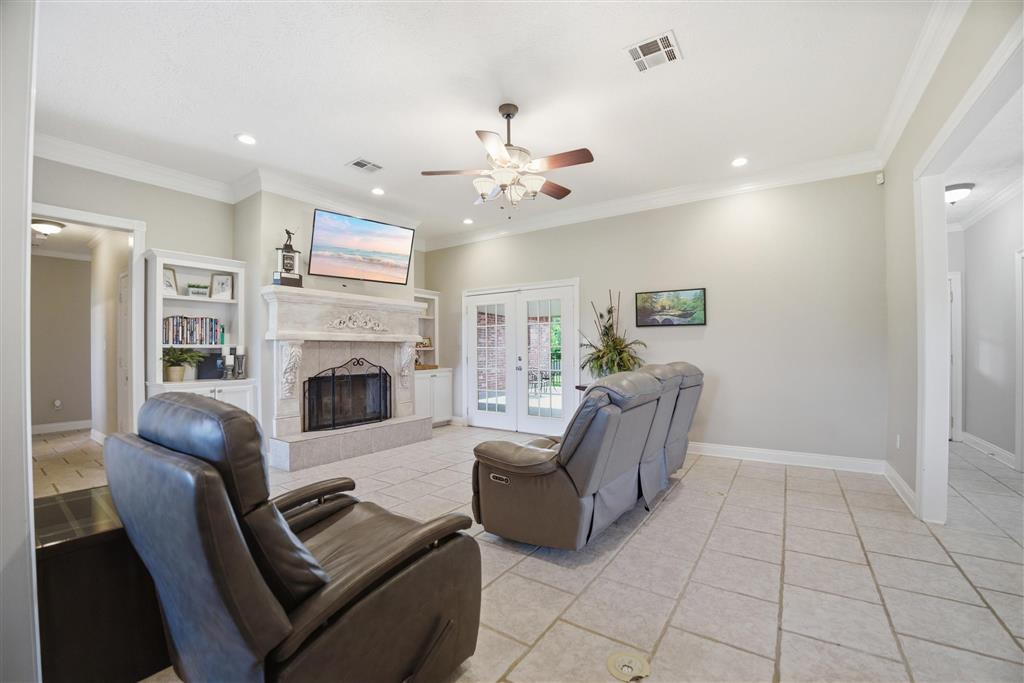 1543 Holly Run Drive — photo 4