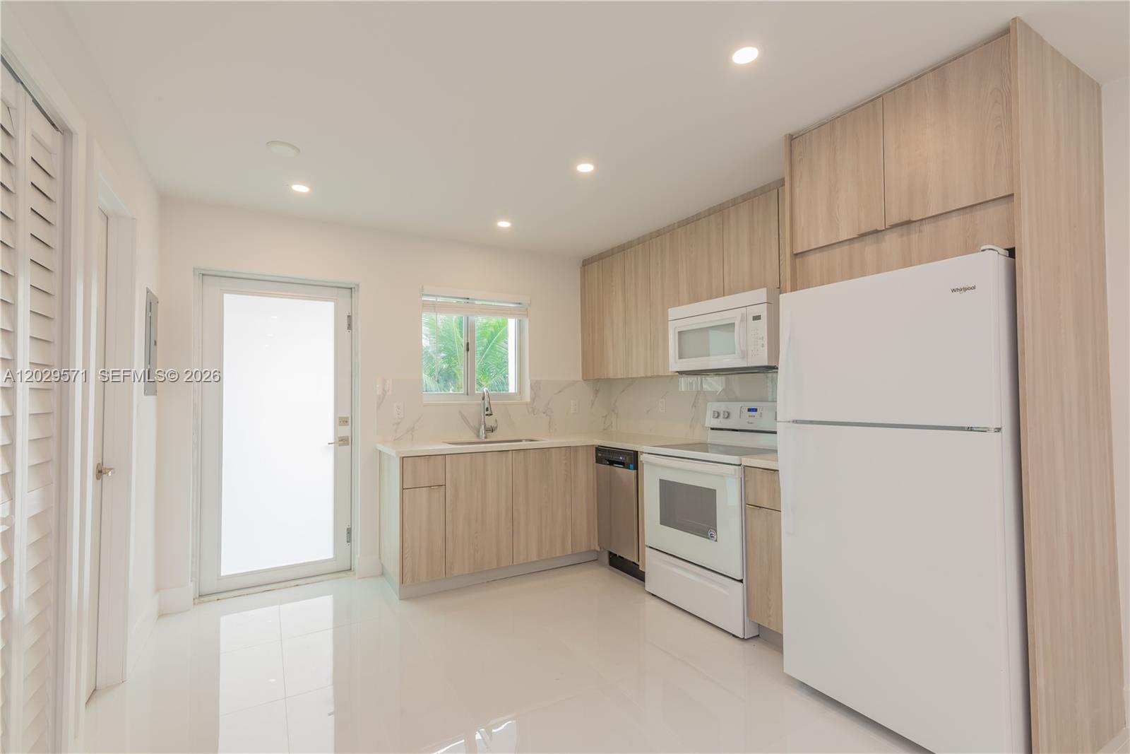 Property photo # 9