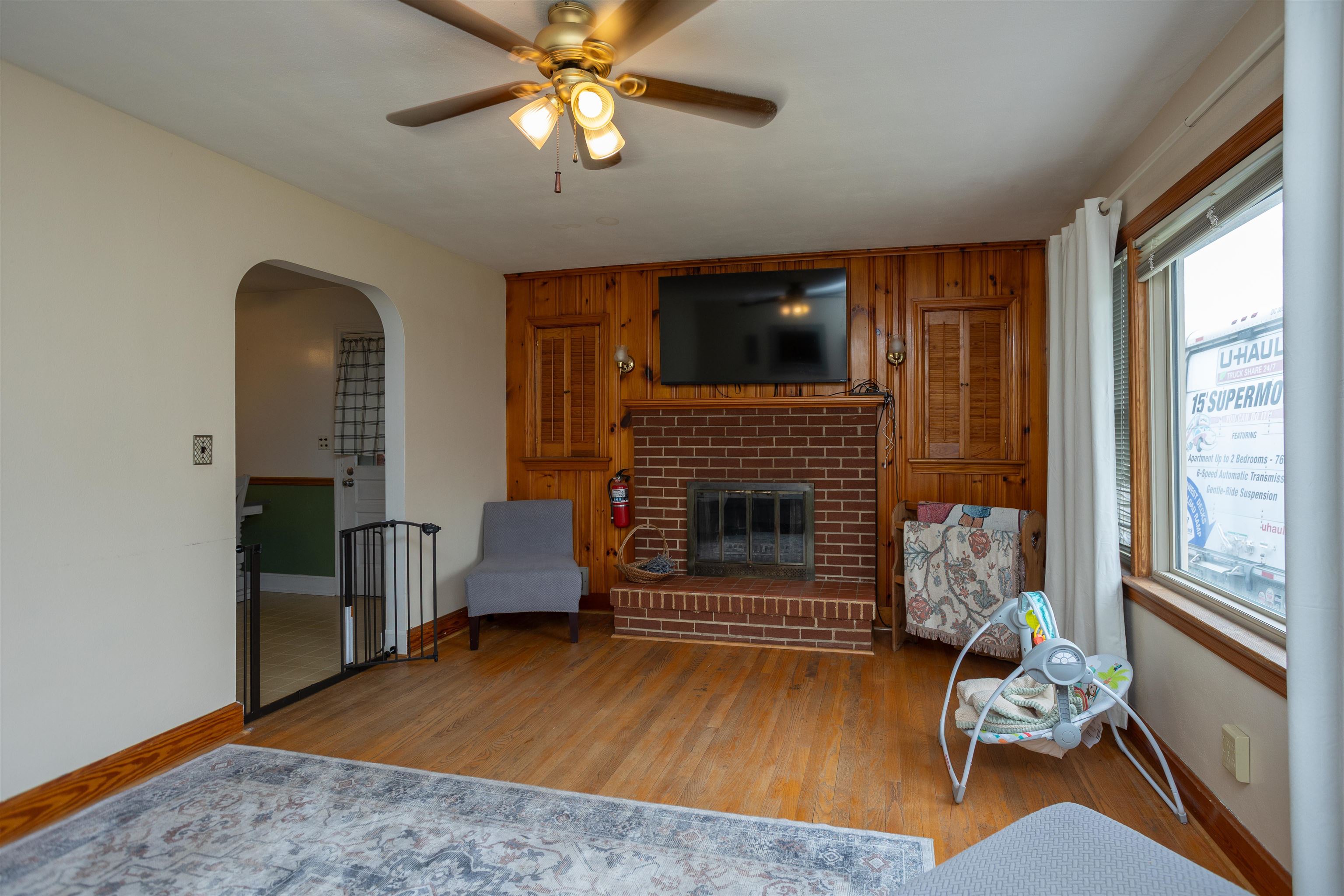 211 George St