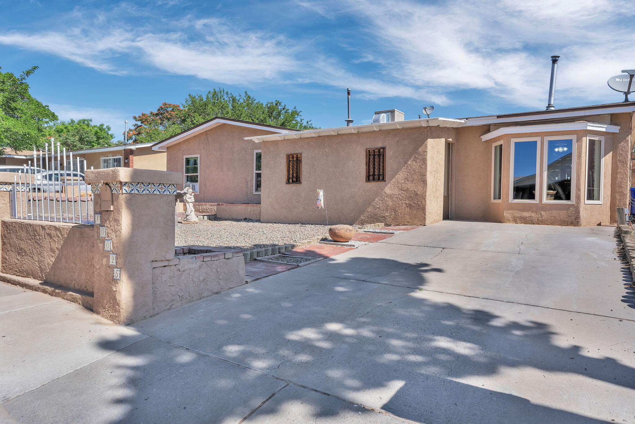 Homes for sale in Albuquerque, NM | 10025 Melinda Ave Sw, Albuquerque, NM 87121 | MLS# 1104655