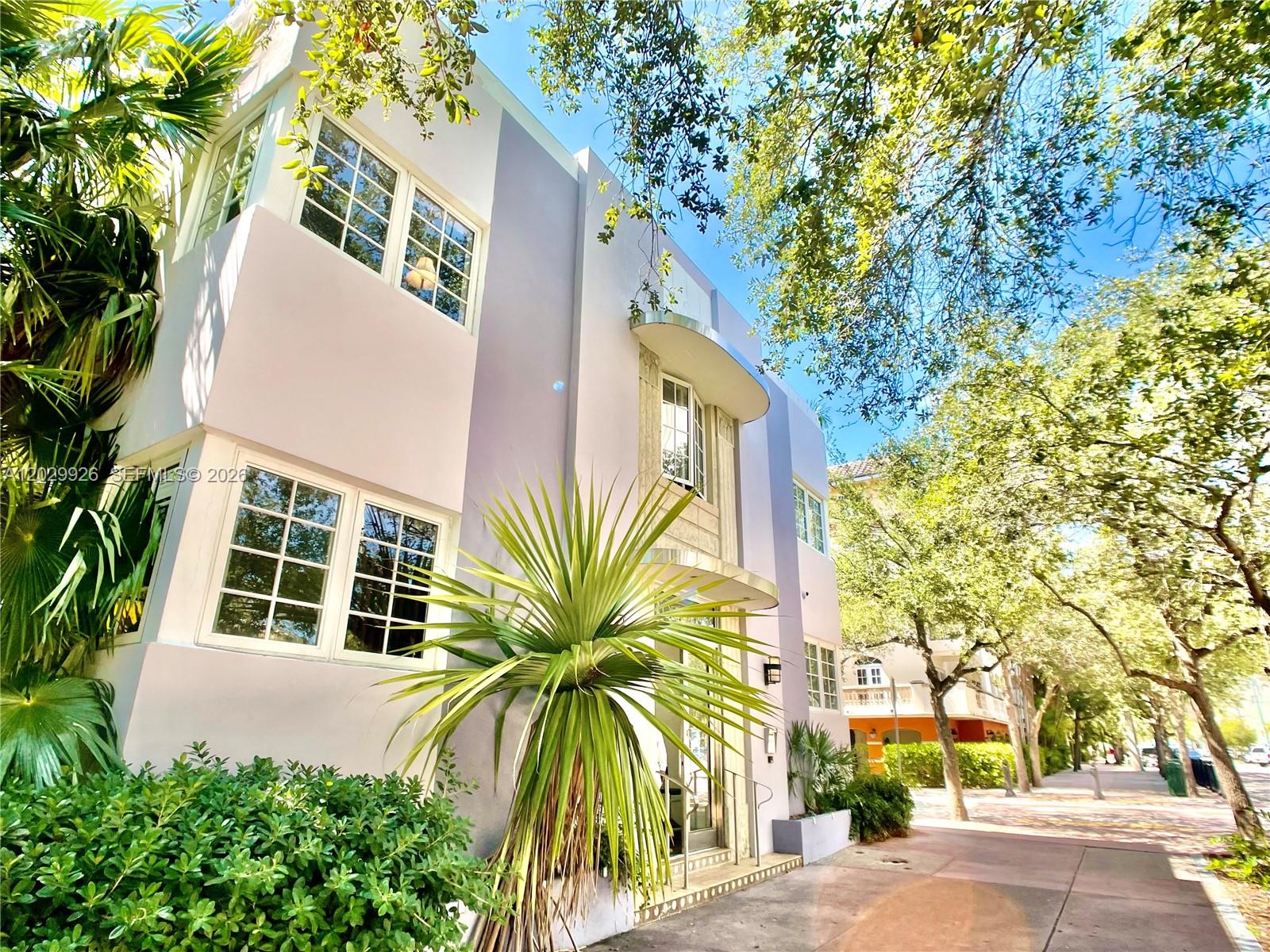 260 Euclid Condo