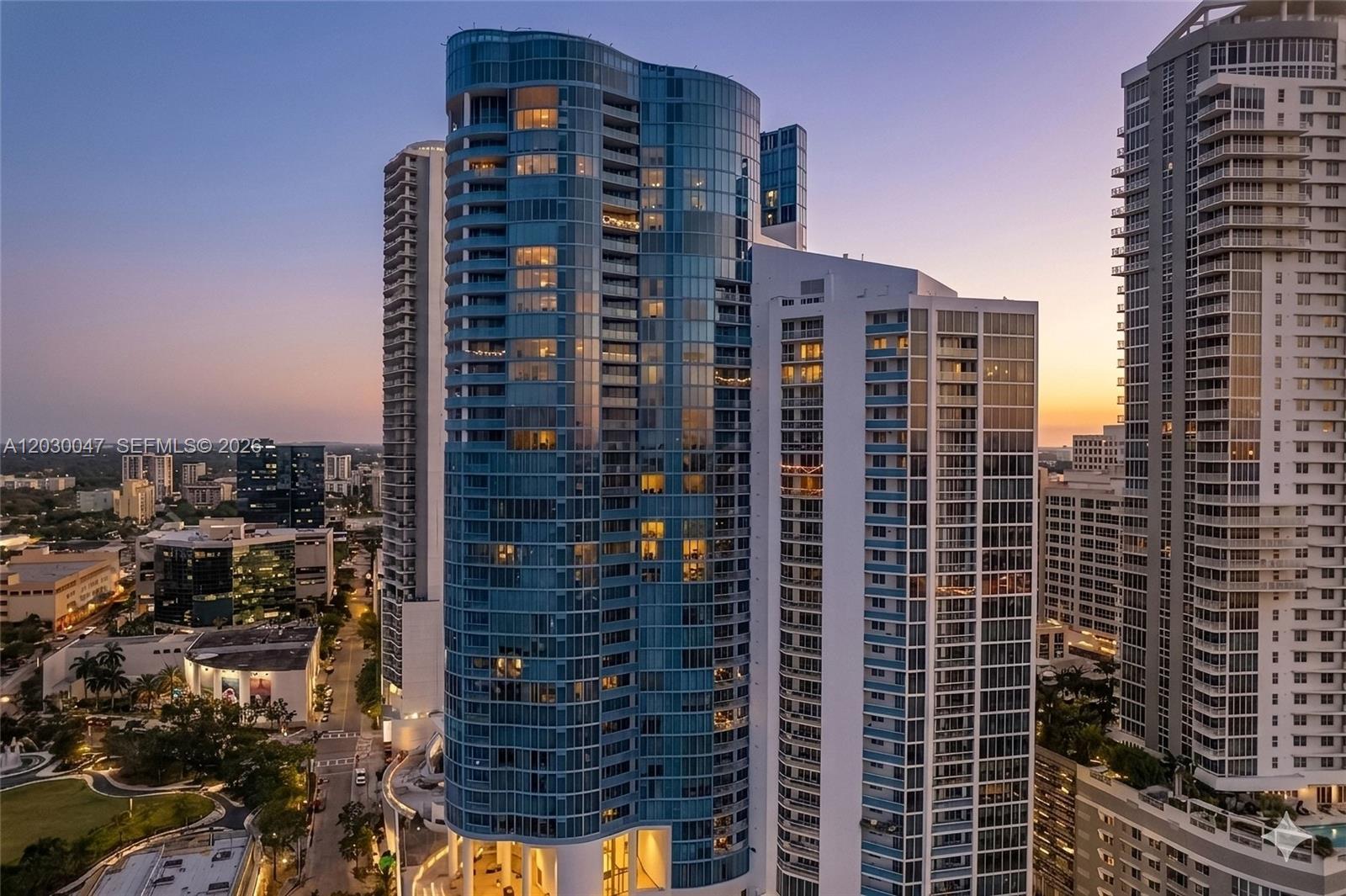 Las Olas River House Cond