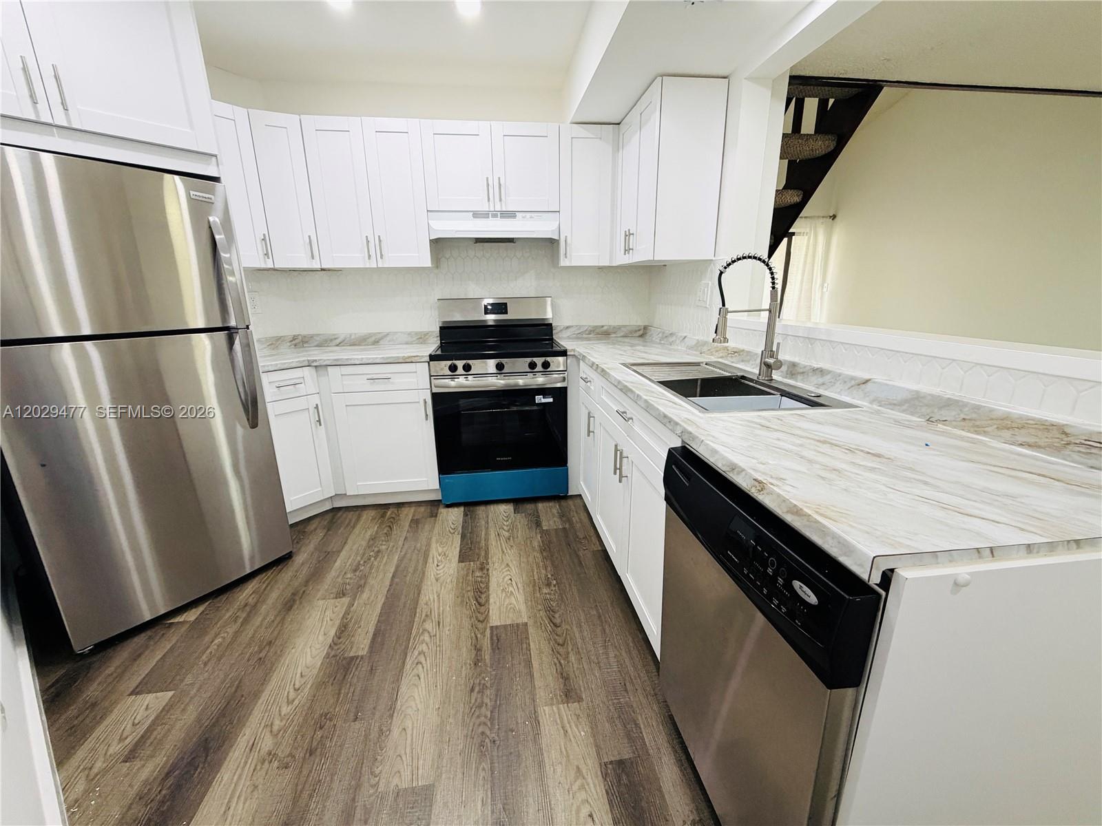 Property photo # 4
