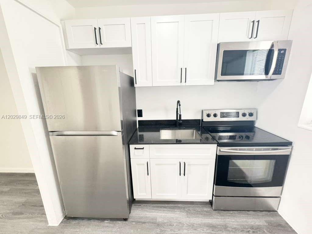 Marseilles Deco Condo