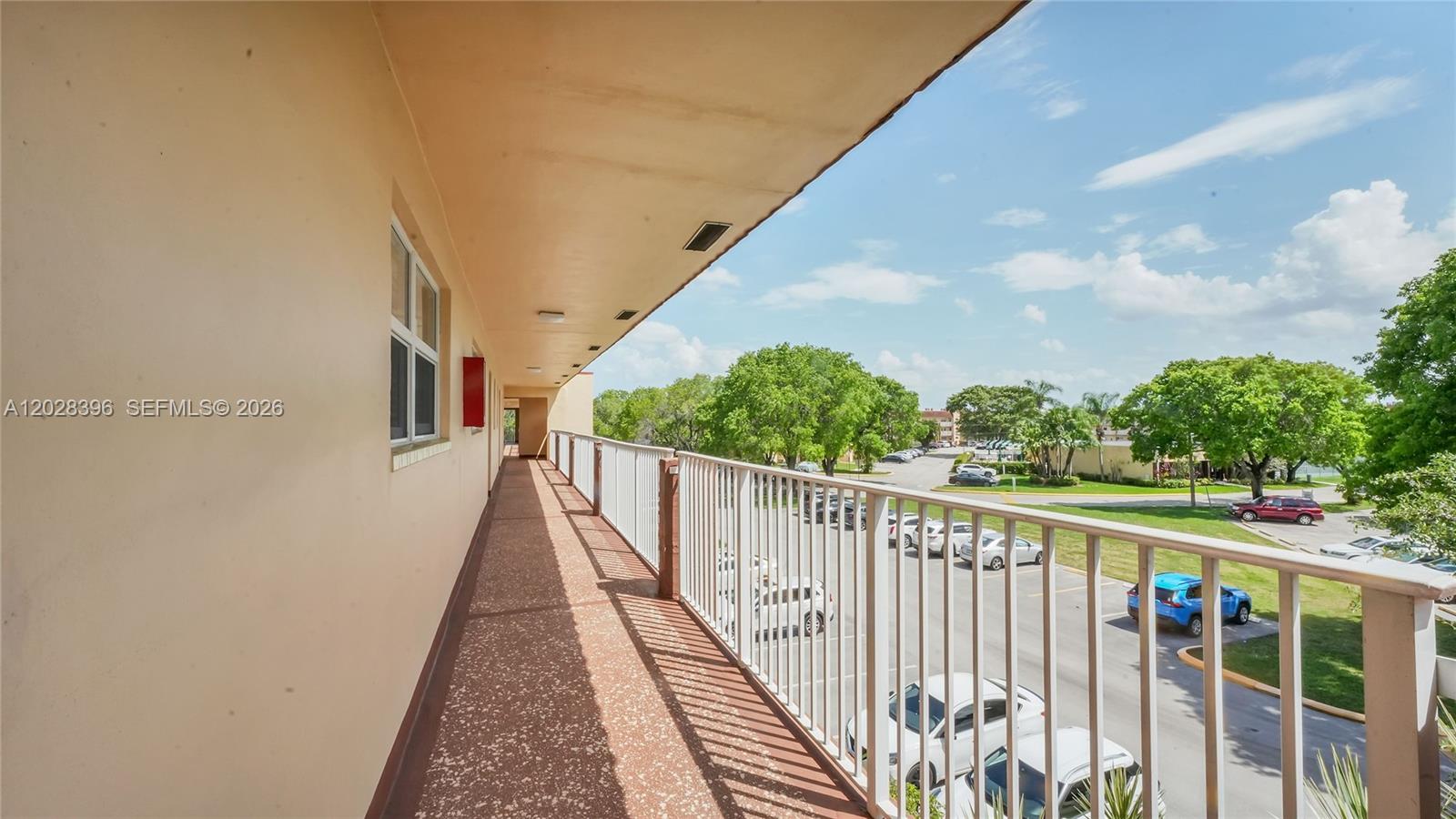Sunrise Lakes 71 Condo