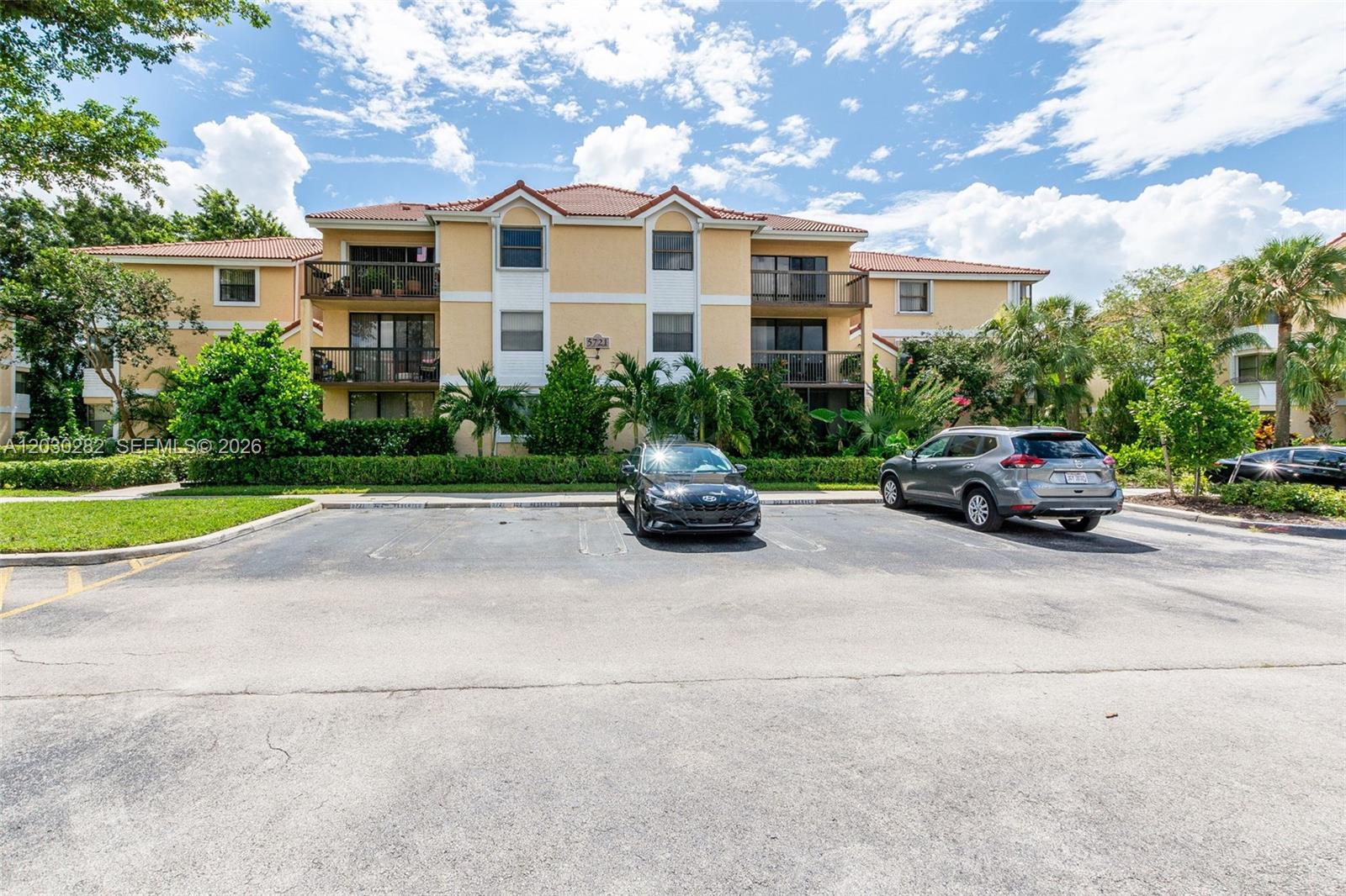 Grand Oasis Condo