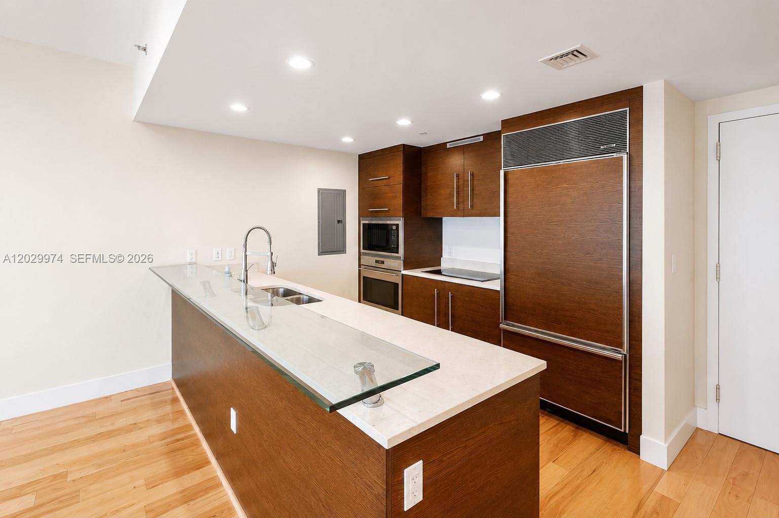Iconbrickell Condo No 1
