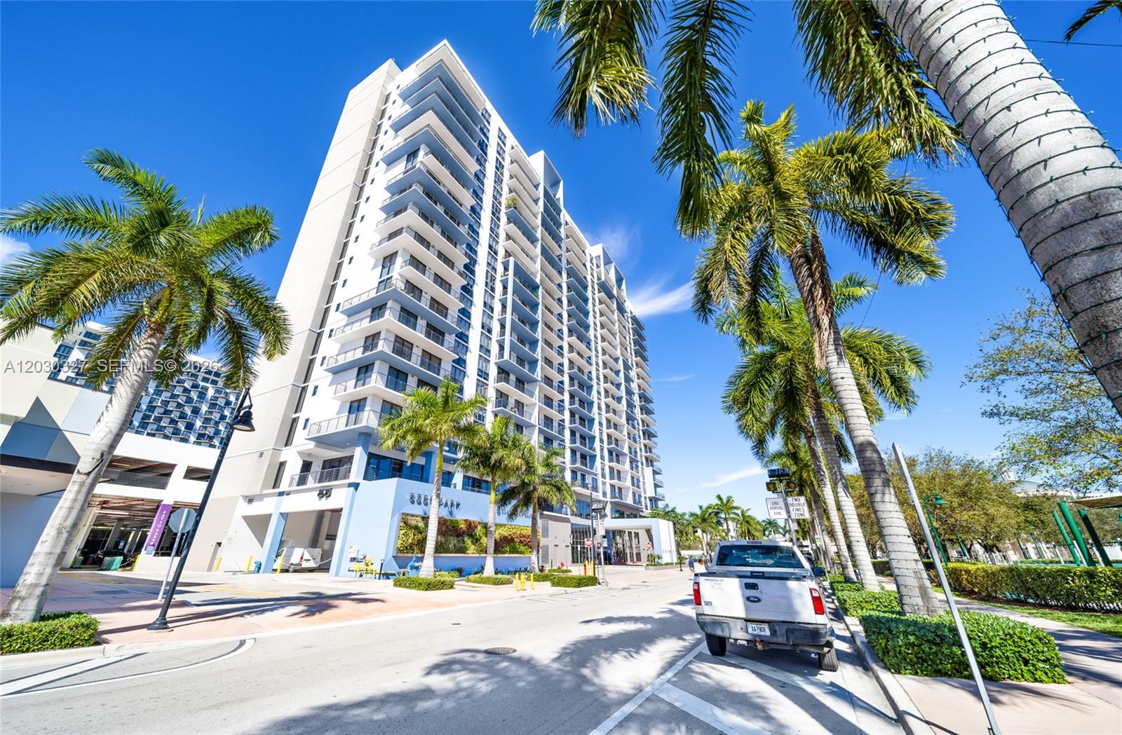 5350 Park Condo