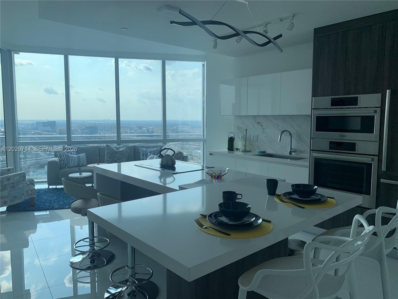 Paramount Miami Worldcent
