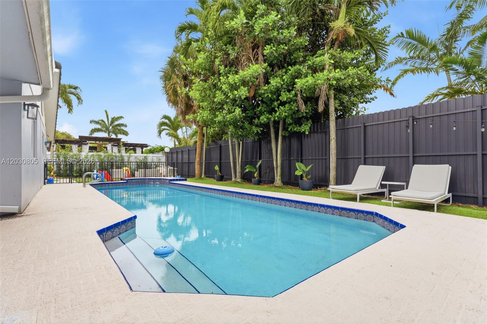Country Club Of Miami Est