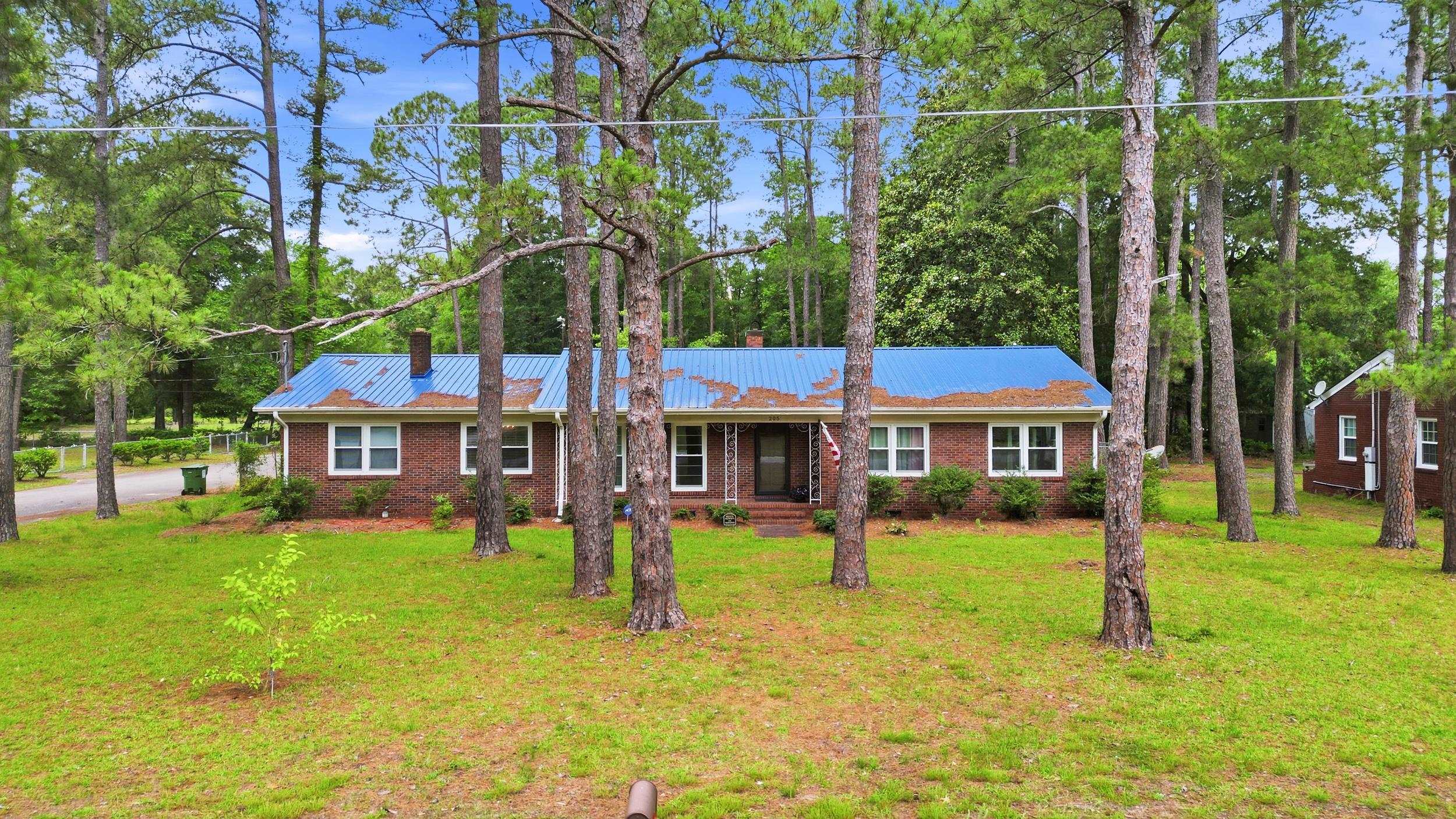 205 W Raft St. Nichols, SC 29581