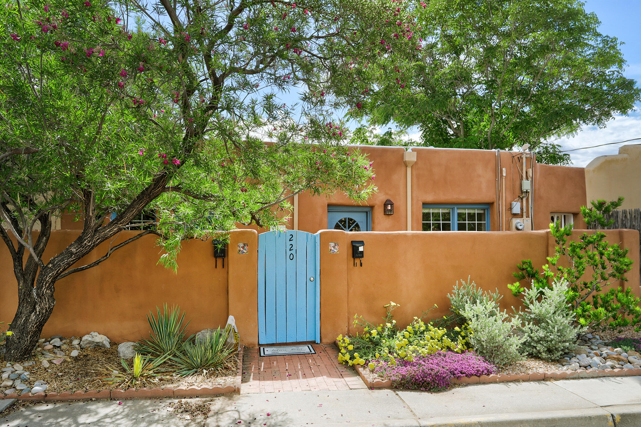 Homes for sale in Albuquerque, NM | 220 San Pasquale Ave Nw, Albuquerque, NM 87104 | MLS# 1104812