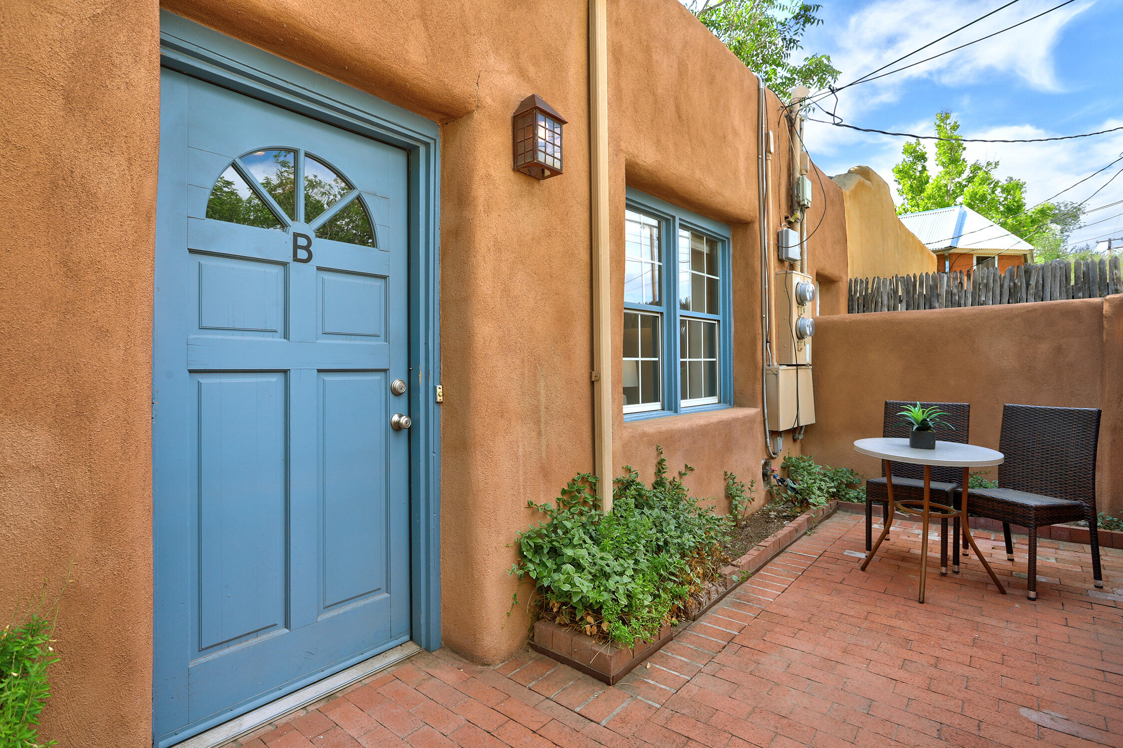 Homes for sale in Albuquerque, NM | 220 San Pasquale Ave Nw, Albuquerque, NM 87104 | MLS# 1104812