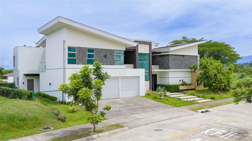 5 bed Single Family Homes For Sale in San Rafael, Alajuela - 1
